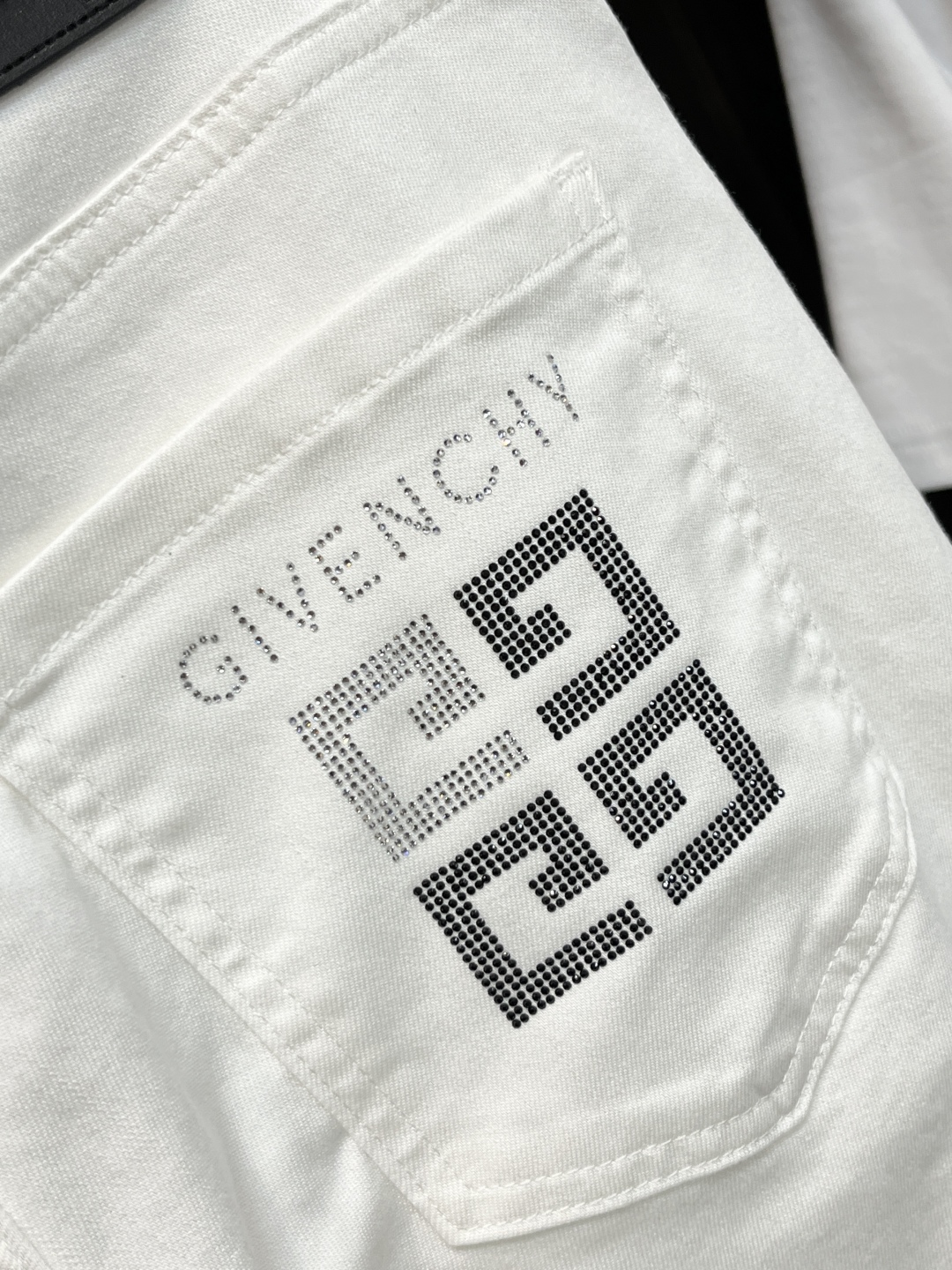 Givenchy 2025 Spring Exclusive Fashion Pants: High-End European Monotonic Style - 图片 7
