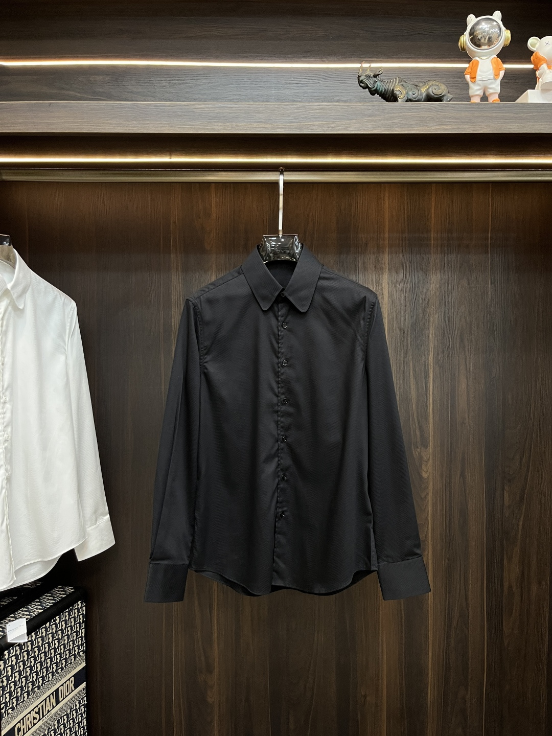 NO:412261,The main recommendation is Armani Armani. The latest men's must-have long-sleeved shirt for counter, natural cotton, comfortable and breathable, original single product, original fabric, soft and comfortable, high-end and luxurious, enough to have a sufficient level of scene, this shirt is proud to make you satisfied and face! Size 38-40-42-44-46-48 New H2025 launch,,armani,armani,shirts,alexander wang19860909主推 Armani 阿玛尼 专柜最新款男士必备款长袖衬衫,天然棉,舒服透气,原单狠货,原版面料,柔软舒适,上身高端又奢华,足够场面的档次,这款衬衫无不骄傲的让你满意有面子! 尺码38-40-42-44-46-48 H2025新款首发,,armani,armani,shirts,alexander wang,Men's clothing