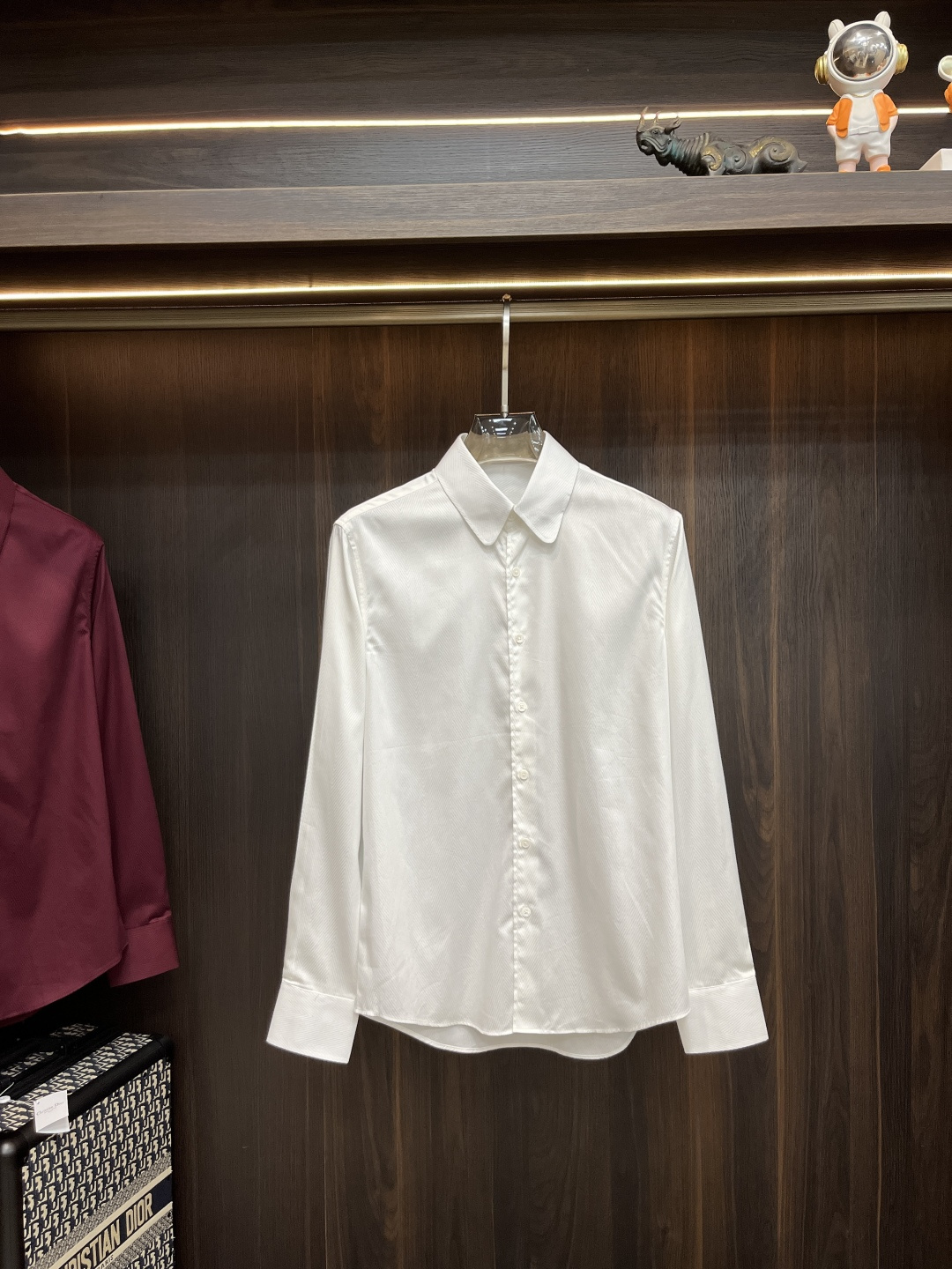 NO:502833,The main recommendation is Armani Armani. The latest men's must-have long-sleeved shirt for counter, natural cotton, comfortable and breathable, original single product, original fabric, soft and comfortable, high-end and luxurious, enough to have a sufficient level of scene, this shirt is proud to make you satisfied and face! Size 38-40-42-44-46-48 New H2025 launch,,armani,armani,shirts,alexander wang19860909主推 Armani 阿玛尼 专柜最新款男士必备款长袖衬衫,天然棉,舒服透气,原单狠货,原版面料,柔软舒适,上身高端又奢华,足够场面的档次,这款衬衫无不骄傲的让你满意有面子! 尺码38-40-42-44-46-48 H2025新款首发,,armani,armani,shirts,alexander wang,Men's clothing