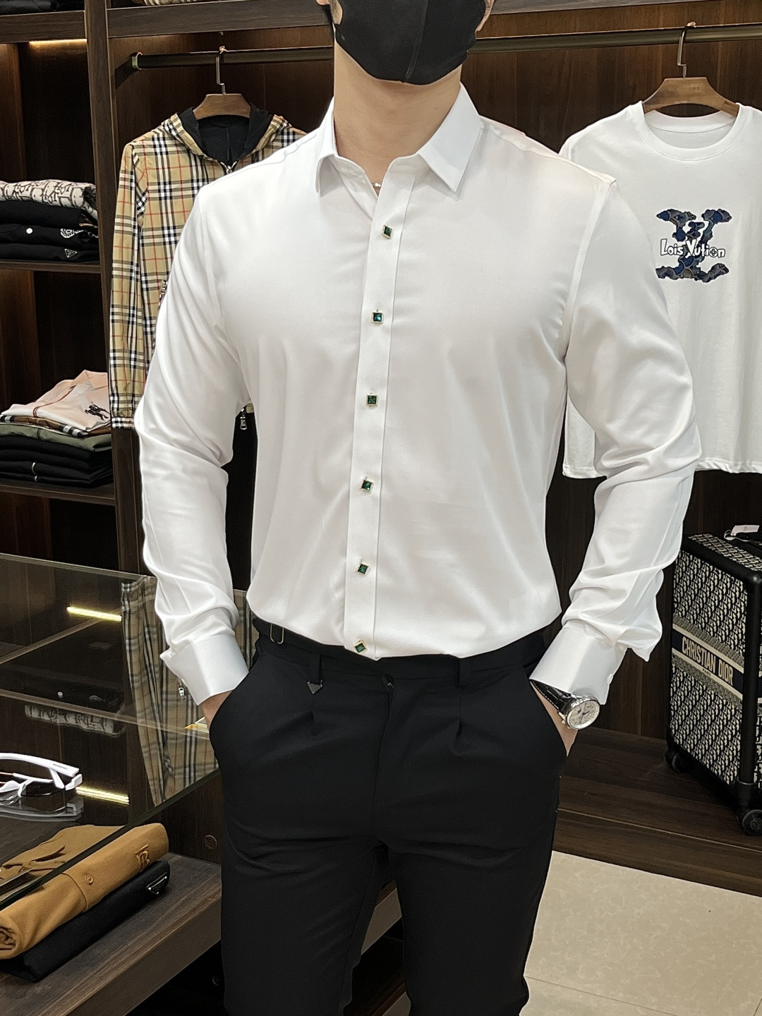 NO:428376,The main recommendation is Armani Armani. The latest men's must-have long-sleeved shirt for counter, natural cotton, comfortable and breathable, original single product, original fabric, soft and comfortable, high-end and luxurious, enough to have a sufficient level of scene, this shirt is proud to make you satisfied and face! Size 38-40-42-44-46-48 New H2025 launch,,armani,armani,shirts,alexander wang19860909主推 Armani 阿玛尼 专柜最新款男士必备款长袖衬衫,天然棉,舒服透气,原单狠货,原版面料,柔软舒适,上身高端又奢华,足够场面的档次,这款衬衫无不骄傲的让你满意有面子! 尺码38-40-42-44-46-48 H2025新款首发,,armani,armani,shirts,alexander wang,Men's clothing