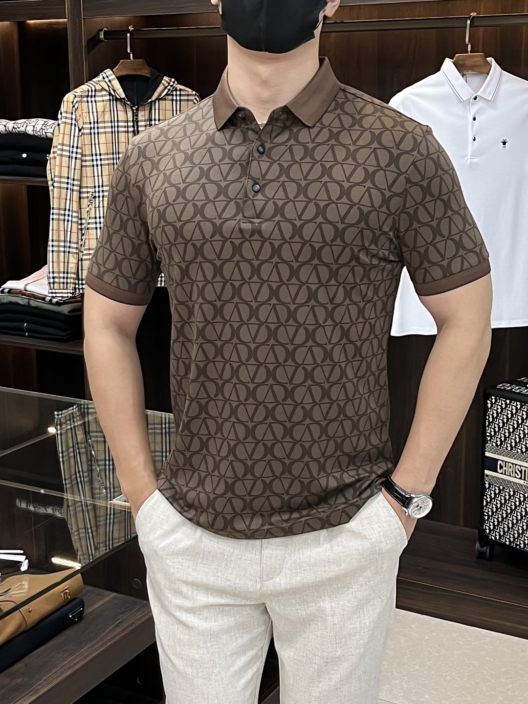 NO:441206,Main recommendation Valentino 2025ss Snake Year New Lapel Boutique Short-Sleeve T-shirt Official Website Synchronization High-end Quality Three-D Printing Model, Customized Top Mercerized Cotton Fabric, Top Large Factory 1:1 Production, Fashionable Brand Heavy Craft Logo Design, Soft and Delicate Hands, Comfortable Skin-friendly and Casual, Very Good Body, Handsome, Handsome, Handsome, Handsome, Handsome, Handsome, Handsome, Handsome, Handsome, Handsome, Handsome, Handsome, Handsome, Handsome, Handsome, Handsome, Handsome, Handsome, Handsome, Handsome, Handsome, Handsome, Handsome, Handsome, Handsome, Handsome, Handsome, Handsome, Handsome, Handsome, Handsome, Handsome, Handsome, Handsome, Handsome, Handsome, Handsome, Handsome, Handsome, Handsome, Handsome, Handsome, Handsome, Handsome, Handsome, Handsome, Handsome, Handsome, Handsome, Handsome, Handsome, Handsome, Handsome, Handsome, Handsome, Handsome, Handsome, Handsome, Handsome, Handsome, Handsome, Handsome, Handsome, Handsome, Handsome, Handsome, Handsome, Handsome, Handsome, Handsome, Handsome, Handsome, Handsome, Handsome, Handsome, Handsome, Handsome, Handsome, Handsome, Handsome, Handsome, Handsome, Handsome, Handsome, Handsome, Handsome, Handsome, Handsome, Handsome, Handsome, Handsome, Handsome, Handsome, Handsome, Handsome, Handsome, Handsome, Handsome, Handsome,19860909主推 华伦天奴 2025ss蛇年新款翻领精品短袖T恤 官网同步 高端品质三D印花款,定制顶级丝光棉面料,顶级大厂1:1制作,时尚大牌重工艺logo设计,手感柔软细腻 穿着亲肤舒适 百搭休闲 上身非常赞 帅气 潮男必备品 尺码M-3XL H2025新款首发,,valentino,T-shirt,tees，t-shirt,alexander wang,Men's clothing