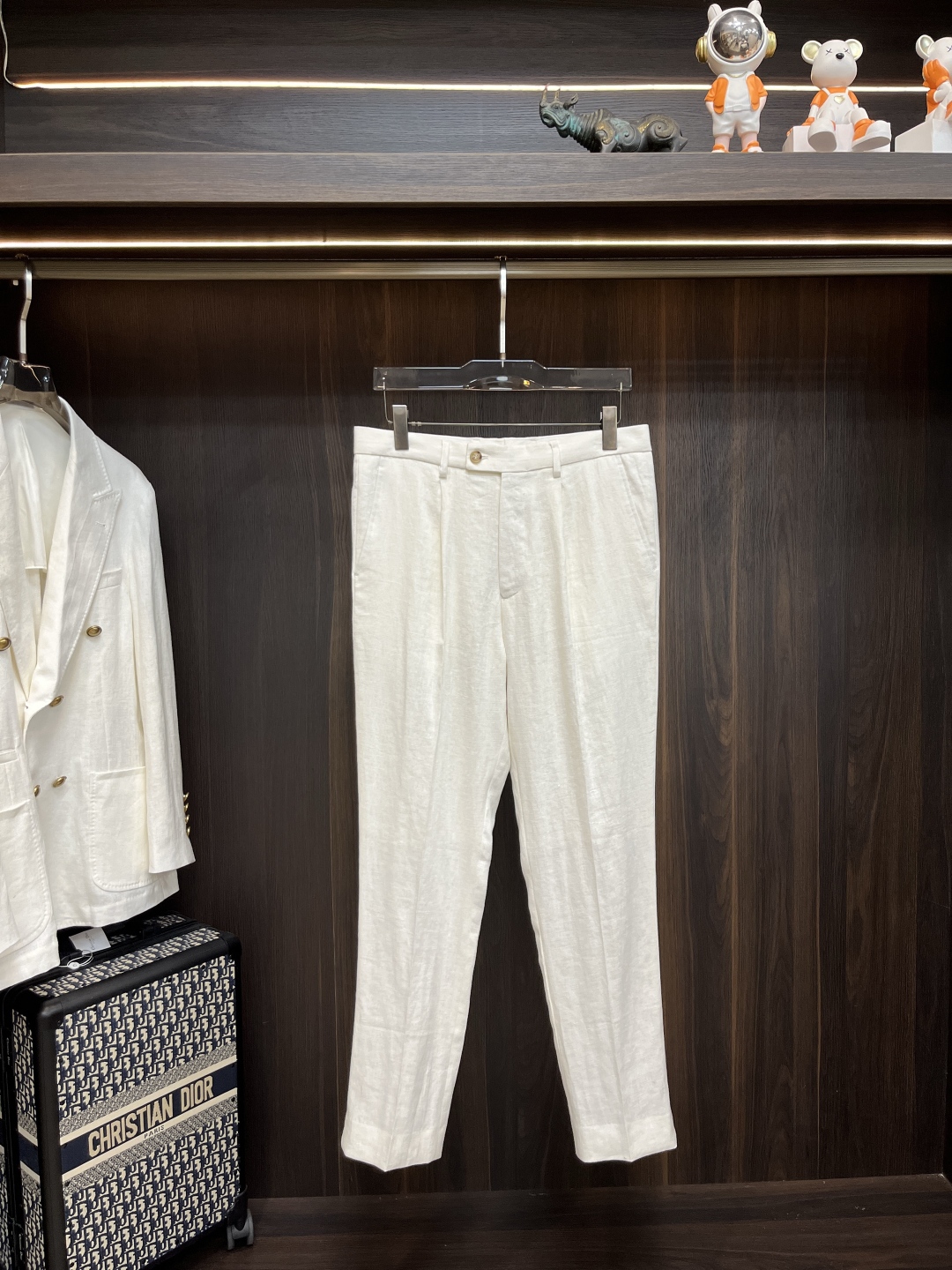 Stylish 100% Linen Suit with Brass Buttons, Various Sizes Available, Highly Recommended! - 图片 4