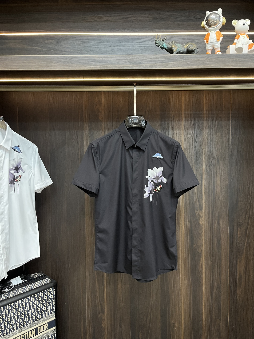 NO:498527,The main recommendation is constantly selling goods!  Continue supply until next year!  The latest Armani counter is the newest Armani men's must-have short-sleeved shirt, natural cotton, comfortable and breathable, original single product, original fabric, soft and comfortable, high-end and luxurious, enough to have a sufficiently scene-like grade, this shirt is proud to make you satisfied and face! Size 38-40-42-44-46-48 New H model first release,,armani,armani,shirts,T-shirt,alexander wang19860909主推不断货！持续供货到明年！ 主推 Armani 专柜最新款阿玛尼男士必备款短袖衬衫,天然棉,舒服透气,原单狠货,原版面料,柔软舒适,上身高端又奢华,足够场面的档次,这款衬衫无不骄傲的让你满意有面子! 尺码38-40-42-44-46-48 H新款首发,,armani,armani,shirts,T-shirt,alexander wang,Men's clothing