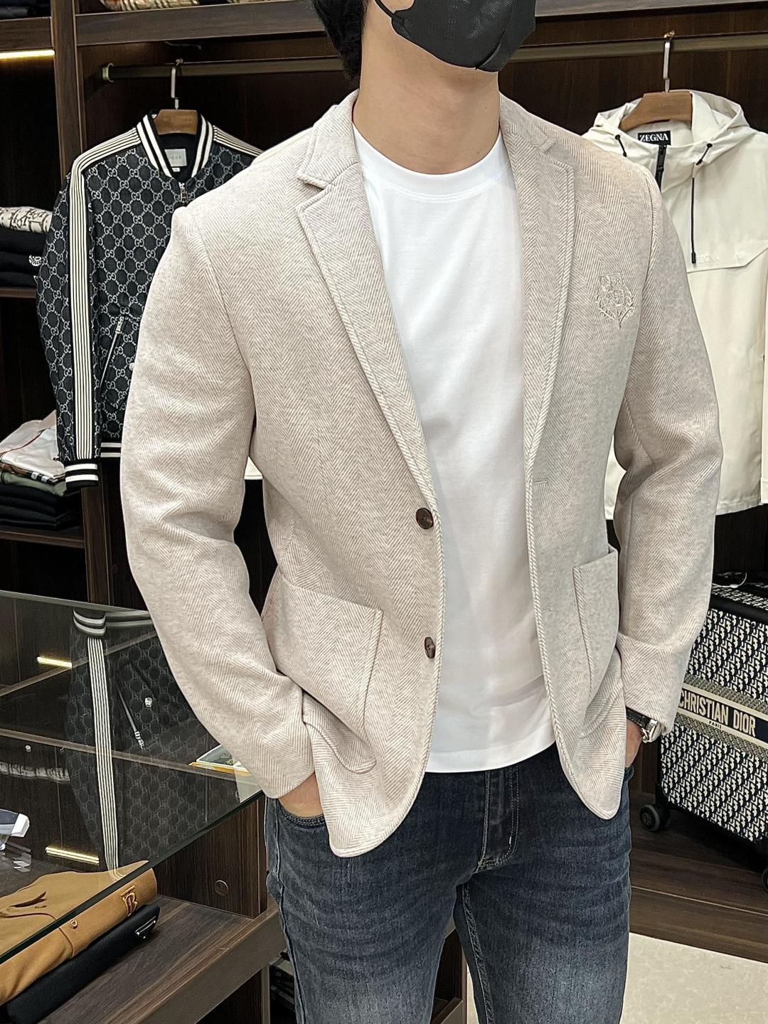 NO:473493,The main recommendation is the new LP 1995ss early autumn style. The new LP suit jacket is released, the popular autumn suit jacket, and the wool fabric suit jacket. It is comfortable and comfortable to wear. It is lazy and casual, combined with clean and simple colors, which is particularly pleasing to look at. It is suitable for daily wear~ I love to launch sports items embellished with vitality prints!  Size M-3XL, complete three standards, shipped the next day, new H models first release, loro piano, jackets & coats, business suit, alexander wang19860909主推 LP 1995ss早秋新款发布Lp西装外套,秋季爆款西装外套,羊毛面料西装外套,穿上就是舒适自在又显瘦的存在,慵懒而随性,结合干净简单的色系就特别耐看,适合日常穿着~倾情推出缀饰活力印花的运动单品！ 尺码M-3XL 三标齐全 隔天出货 H新款首发,,loro piana,jackets & coats,business suit,alexander wang,Men's clothing