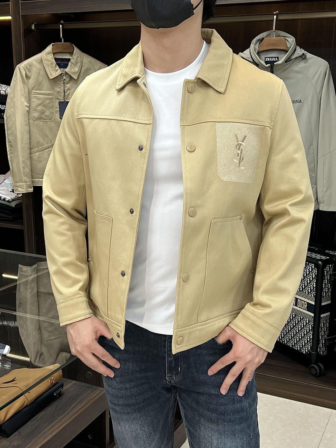 NO:476121,The main recommendation is YSL 2025ss early autumn new style released Saint Laurent lapel jacket, a popular autumn style letter logo embroidered thin cotton design jacket on the chest and back. It is comfortable and comfortable to wear, lazy and casual, combined with clean and simple colors, especially durable, suitable for daily wear~ I love to launch sports items embroidered with vitality prints!  Size M-3XL, complete three standards, shipped the next day, new H2025 model first release, saint laurent, saint laurent, jackets & coats, alexander wang19860909主推 YSL 2025ss早秋新款发布圣罗兰翻领外套,秋季爆款胸前和背后字母logo刺绣夹薄棉设计外套,穿上就是舒适自在又显瘦的存在,慵懒而随性,结合干净简单的色系就特别耐看,适合日常穿着~倾情推出缀饰活力印花的运动单品！ 尺码M-3XL 三标齐全 隔天出货 H2025新款首发,,saint laurent,saint laurent,jackets & coats,alexander wang,Men's clothing