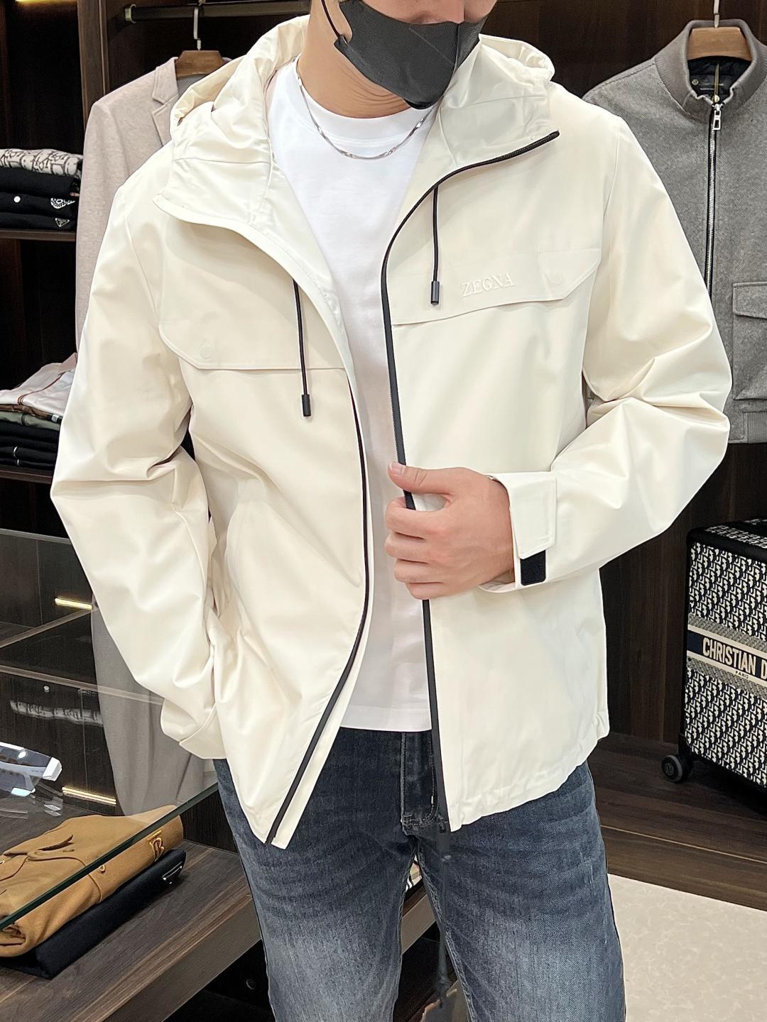 NO:498551,The main recommendation is Zegna Ss's early autumn new style released Zegna hooded jacket, a hot autumn cotton jacket, and the letter logo embroidery style is comfortable and comfortable and slim. It is lazy and casual, combined with clean and simple colors, it is particularly pleasing to look at and is suitable for daily wear~ I love to launch sports items embroidered with vitality prints!  Size M-3XL, complete three standards, shipped the next day, new H models are launched, zegna, jackets & coats, jackets & coats, hats, alexander wang19860909主推 Zegna ss早秋新款发布杰尼亚连帽夹克外套,秋季爆款夹棉夹克,字母logo刺绣款穿上就是舒适自在又显瘦的存在,慵懒而随性,结合干净简单的色系就特别耐看,适合日常穿着~倾情推出缀饰活力印花的运动单品！ 尺码M-3XL 三标齐全 隔天出货 H新款首发,,zegna,jackets & coats,jackets & coats,hats,alexander wang,Men's clothing