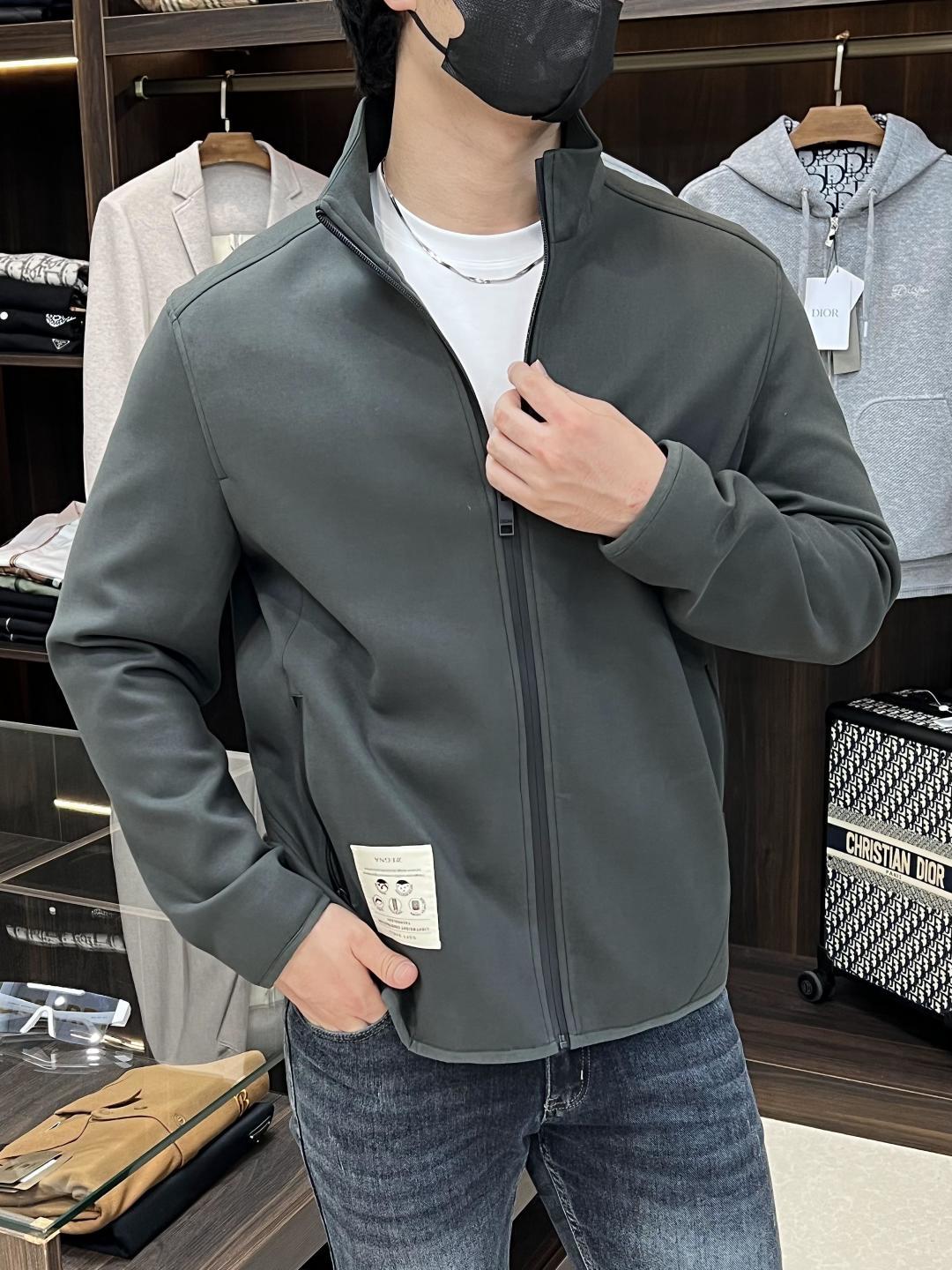 NO:498558,The main recommendation is Zegna Ss's early autumn new style released Zegna stand-up collar jacket, a hot autumn cotton jacket, and the letter logo embroidery style is comfortable and comfortable and slim. It is lazy and casual, combined with clean and simple colors, it is particularly pleasing to look at and is suitable for daily wear~ I love to launch sports items embroidered with vitality prints!  Size M-3XL, complete three standards, shipped the next day, new H models are launched, zegna, jackets & coats, jackets & coats, alexander wang19860909主推 Zegna ss早秋新款发布杰尼亚立领夹克外套,秋季爆款夹棉夹克,字母logo刺绣款穿上就是舒适自在又显瘦的存在,慵懒而随性,结合干净简单的色系就特别耐看,适合日常穿着~倾情推出缀饰活力印花的运动单品！ 尺码M-3XL 三标齐全 隔天出货 H新款首发,,zegna,jackets & coats,jackets & coats,alexander wang,Men's clothing