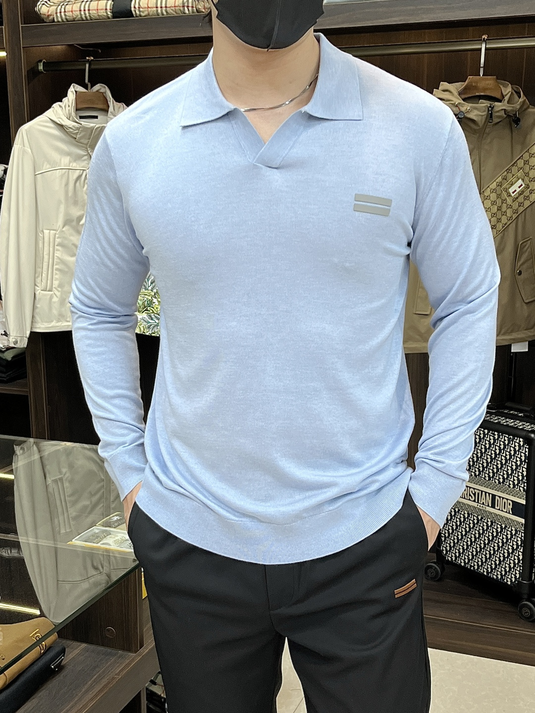 NO:510054,The main recommendation Zegna 2025ss early autumn new style is released. The Zegna lapel long-sleeved wool sweater is released. The autumn hot wool long-sleeved one is comfortable and comfortable to wear. It is lazy and casual, combined with clean and simple colors, it is particularly pleasing to look at and is suitable for daily wear. It is full of enthusiasm to launch sports items embellished with vibrant prints!  Size M-3XL, complete three standards, shipped the next day, new H2025 model first release, zegna, alexander wang19860909主推 Zegna 2025ss早秋新款发布杰尼亚翻领长袖羊毛针织衫,秋季爆款羊毛长袖,穿上就是舒适自在又显瘦的存在,慵懒而随性,结合干净简单的色系就特别耐看,适合日常穿着~倾情推出缀饰活力印花的运动单品！ 尺码M-3XL 三标齐全 隔天出货 H2025新款首发,,zegna,alexander wang,Men's clothing