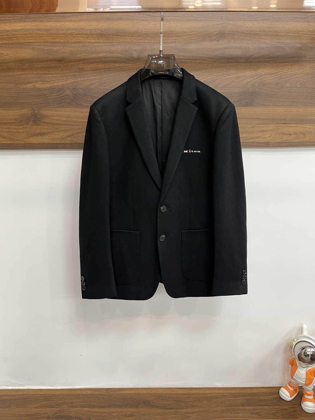 NO:510039,The main recommendation is Kiton 2015ss early autumn new Kiton suit jacket, a hot autumn suit jacket, and a wool fabric suit jacket. It is comfortable and comfortable to wear. It is lazy and casual, combined with clean and simple colors, and is particularly durable and suitable for daily wear. It is passionately launched sports items that embellish vibrant prints!  Size M-3XL, complete three standards, shipped the next day, new H2025 models first release,, jackets & coats, business suit, alexander wang19860909主推 Kiton 2015ss早秋新款发布Kiton西装外套,秋季爆款西装外套,羊毛面料西装外套,穿上就是舒适自在又显瘦的存在,慵懒而随性,结合干净简单的色系就特别耐看,适合日常穿着~倾情推出缀饰活力印花的运动单品！ 尺码M-3XL 三标齐全 隔天出货 H2025新款首发,,jackets & coats,business suit,alexander wang,Men's clothing