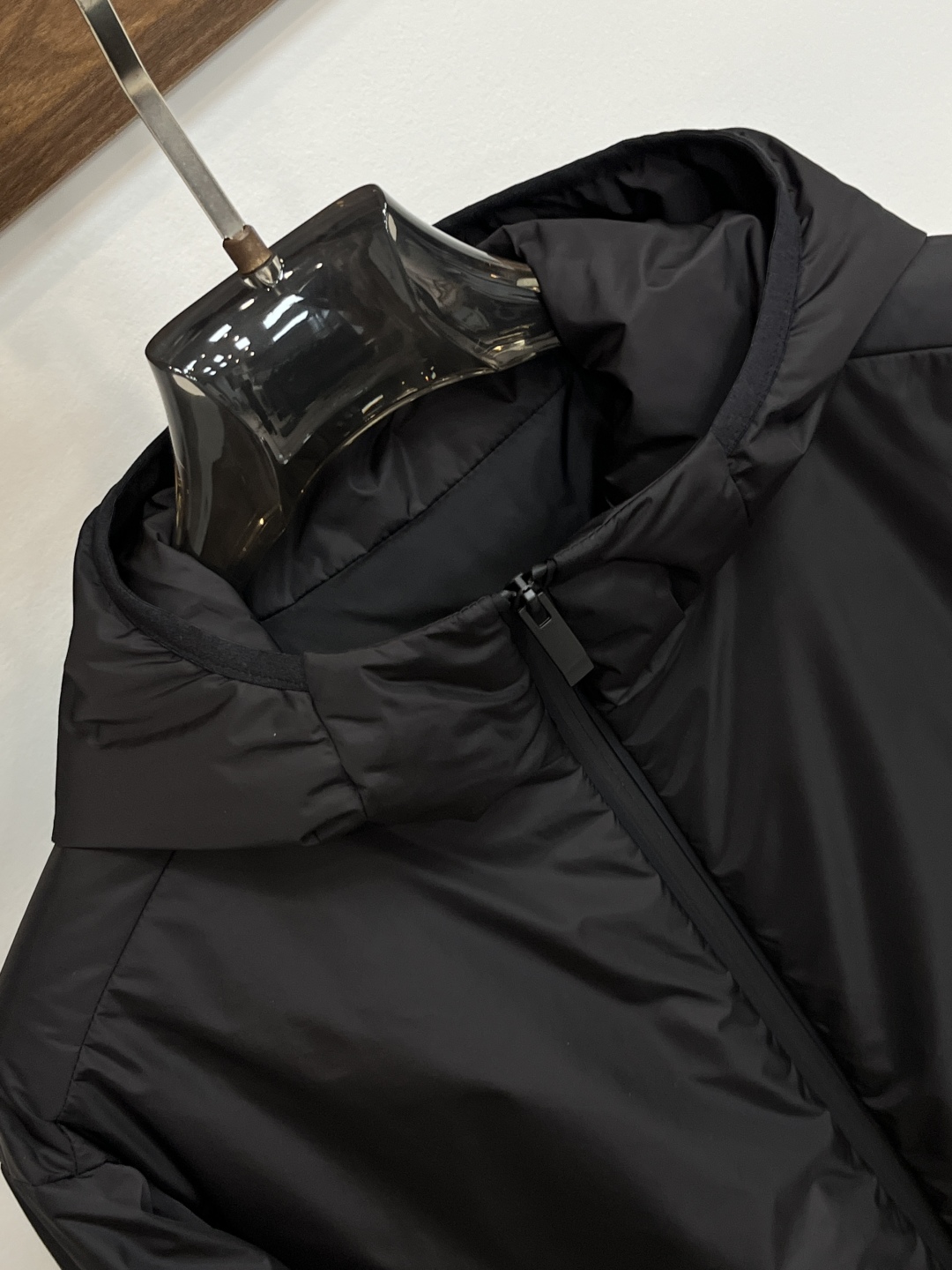 Moncler Women's Lightweight Hooded Jacket - Fall Essential, Comfortable Fit 6 cmp i1755598164999 2232 0 4