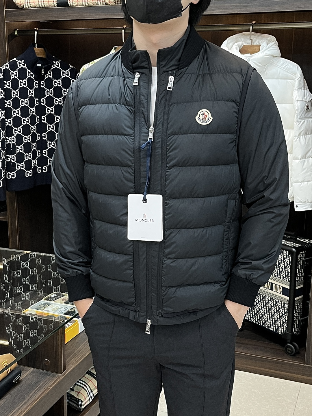 NO:515313,The latest fashion designer down jacket 2025 is a 2025 model. The two-piece down jacket with a vertical collar set of down jacket, a stand-up collar jacket with a baseball collar down vest, a two-piece down jacket, 90# white duck down filling, the details show the craftsmanship and the design changes of high-level structural tailoring to show the diverse image changes of men, slim and neat, tailoring, meeting the popular multi-layered outfits nowadays, versatile styles of life, color khaki black, code number 12345, the new H2025 new model is released, Moncler, jackets & coats, jackets & coats, down jacket, alexander wang19860909主推羽绒 Moncler 2025最新款时尚设计师款羽绒外套蒙口立领两件套羽绒服,立领夹克搭配棒球领羽绒马甲两件套羽绒服,90#白鸭绒填充,处处细节显工艺足够的高级结构性剪裁的设计改变来展现男士多样的形象变化,修身利落、剪裁合体,满足时下正流行的多层次穿搭,生活百搭款式 颜色卡其色 黑色 码数12345 H2025新款首发,,Moncler,jackets & coats,jackets & coats,down jacket,alexander wang,Men's clothing