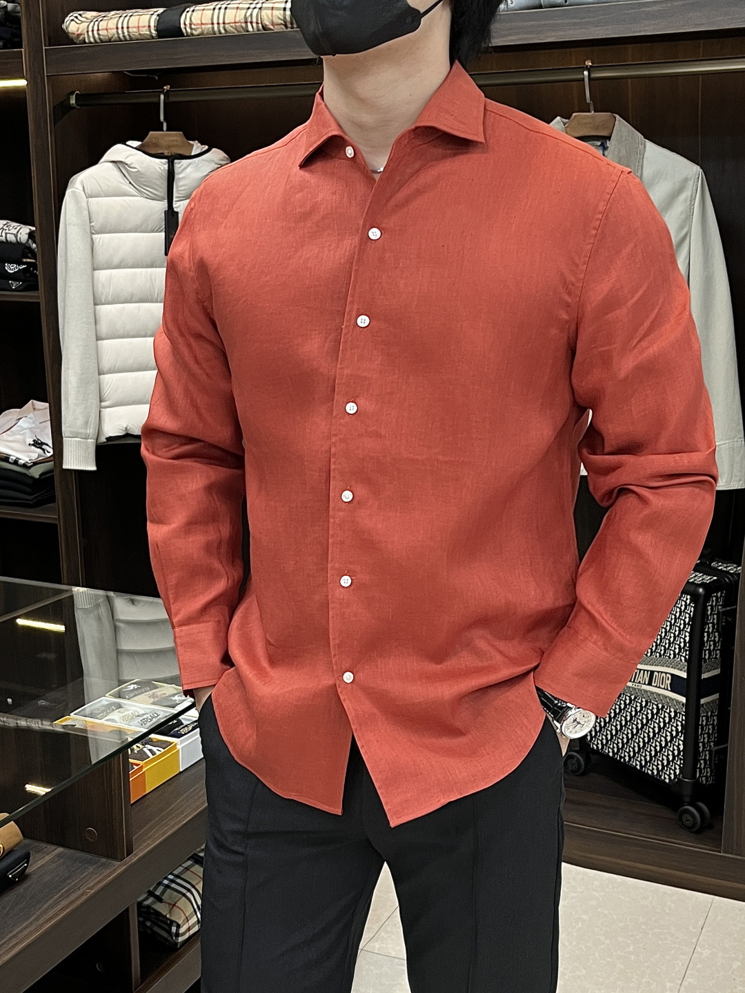 NO:516839,The main recommendation of Armani 2025 autumn and winter new shirt Armani men's must-have long-sleeved shirt, high-end light luxury boutique natural linen shirt. Comfortable and breathable, original single and ruthless, original fabric, soft and comfortable, high-end and luxurious upper body, sufficiently styled class, this shirt is proud to make you satisfied and face! Size 38-40-42-44-46-48 New H2025 launch,,armani,armani,shirts,alexander wang19860909主推 Armani 2025秋冬新款衬衫阿玛尼男士必备款长袖衬衫,高端轻奢精品天然亚麻衬衫.舒服透气,原单狠货,原版面料,柔软舒适,上身高端又奢华,足够场面的档次,这款衬衫无不骄傲的让你满意有面子! 尺码38-40-42-44-46-48 H2025新款首发,,armani,armani,shirts,alexander wang,Men's clothing