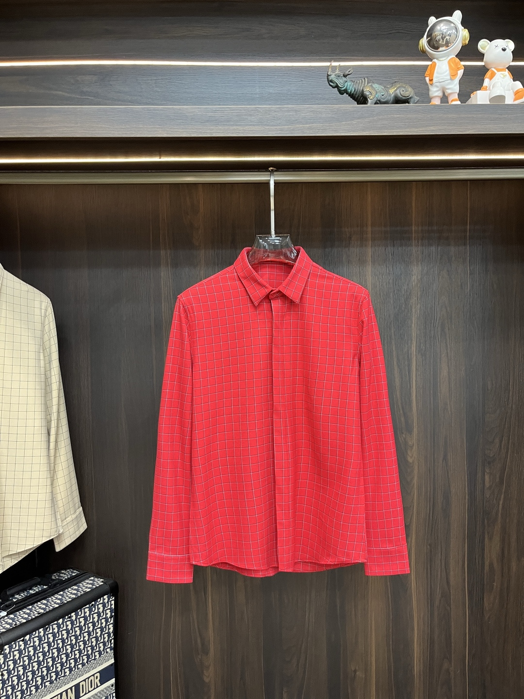 NO:518413,The main recommendation of Armani 2025 autumn and winter new shirt Armani men's must-have long-sleeved shirt, top-grade embroidery craft shirt, high-end light luxury boutique natural cotton shirt. Comfortable and breathable, original single and ruthless, original fabric, soft and comfortable, high-end and luxurious upper body, sufficiently styled class, this shirt is proud to make you satisfied and face! Size 38-40-42-44-46-48 New H2025 launch,,armani,armani,shirts,alexander wang19860909主推 Armani 2025秋冬新款衬衫阿玛尼男士必备款长袖衬衫,顶级刺绣工艺衬衫,高端轻奢精品天然纯棉衬衫.舒服透气,原单狠货,原版面料,柔软舒适,上身高端又奢华,足够场面的档次,这款衬衫无不骄傲的让你满意有面子! 尺码38-40-42-44-46-48 H2025新款首发,,armani,armani,shirts,alexander wang,Men's clothing