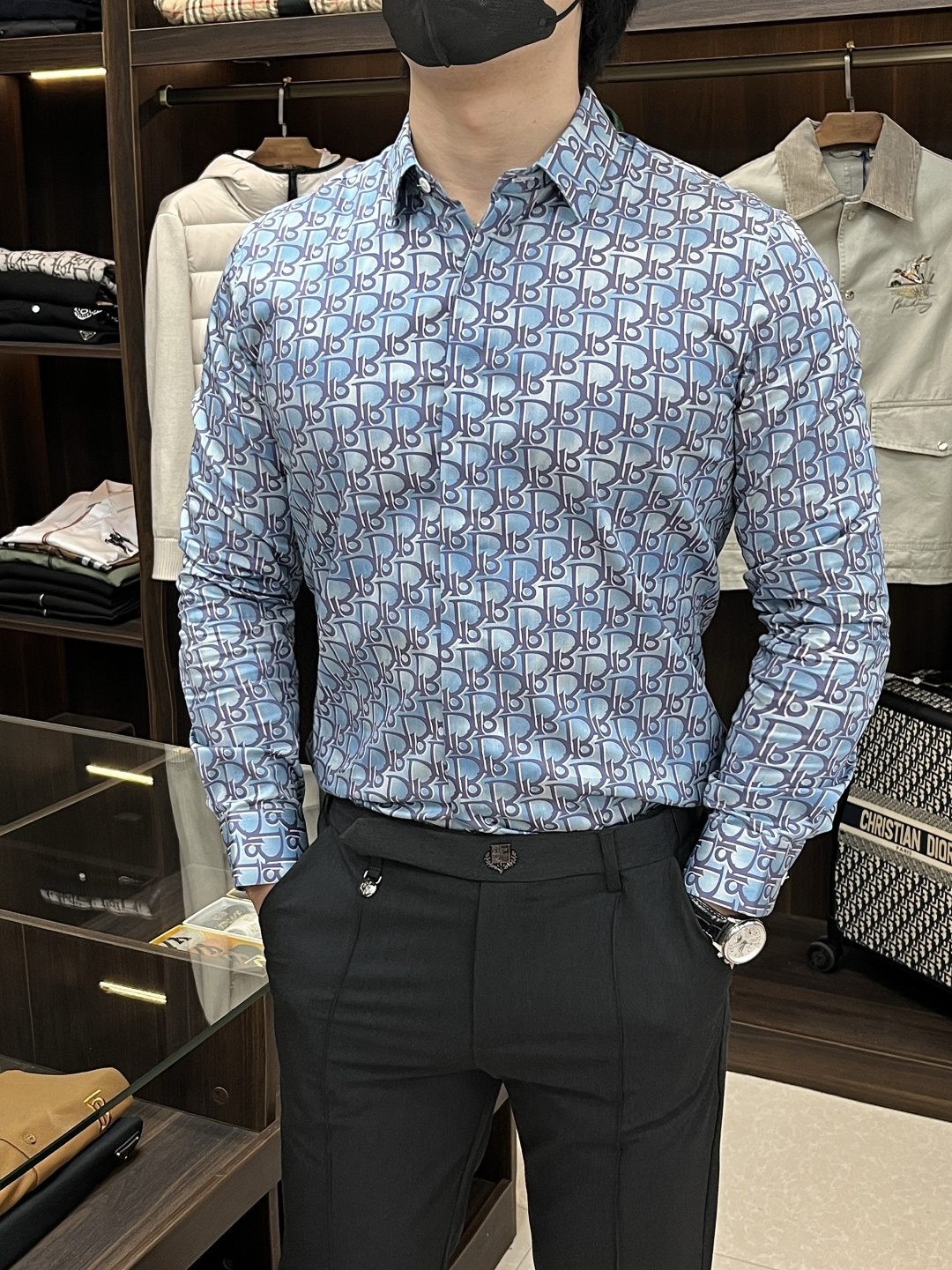 NO:521040,The main recommendation is Dior new autumn and winter shirt Dior men's must-have long-sleeved shirt, digital printed shirt, high-end light luxury boutique natural cotton shirt. Comfortable and breathable, original single and ruthless, original fabric, soft and comfortable, high-end and luxurious upper body, sufficiently styled class, this shirt is proud to make you satisfied and face! Size 38-40-42-44-46-48 H new model first release,,dior,dior,shirts,alexander wang19860909主推 Dior 秋冬新款衬衫迪奥男士必备款长袖衬衫,数码印花衬衫,高端轻奢精品天然纯棉衬衫.舒服透气,原单狠货,原版面料,柔软舒适,上身高端又奢华,足够场面的档次,这款衬衫无不骄傲的让你满意有面子! 尺码38-40-42-44-46-48 H新款首发,,dior,dior,shirts,alexander wang,Men's clothing