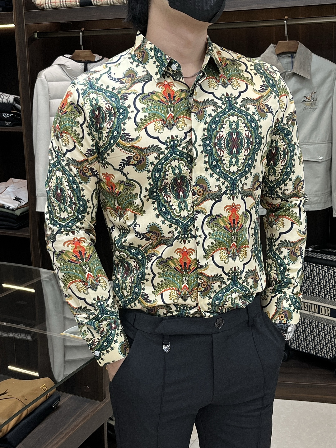 NO:599485,Mainly recommend Armani 2025 autumn and winter new shirts. Armani men's essential long-sleeved shirts, digital printed shirts, high-end light luxury boutique natural cotton shirts. Comfortable and breathable, original goods, original fabrics, soft and comfortable, high-end and luxurious upper body, enough class for the scene, this shirt will make you satisfied and look good! Size 38-40-42-44-46-48  H2025 new model debut,,armani,armani,shirts,alexander wang19860909主推 Armani 2025秋冬新款衬衫阿玛尼男士必备款长袖衬衫,数码印花衬衫,高端轻奢精品天然纯棉衬衫.舒服透气,原单狠货,原版面料,柔软舒适,上身高端又奢华,足够场面的档次,这款衬衫无不骄傲的让你满意有面子! 尺码38-40-42-44-46-48 H2025新款首发,,armani,armani,shirts,alexander wang,Men's clothing