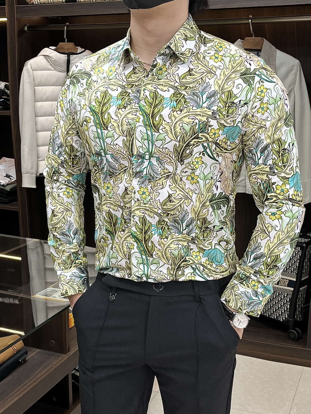 NO:521043,Armani autumn and winter new shirt Armani must-have long-sleeved shirt for men, digital printed shirts, high-end light luxury boutique natural cotton shirts. Comfortable and breathable, original single and ruthless, original fabric, soft and comfortable, high-end and luxurious upper body, sufficiently styled class, this shirt is proud to make you satisfied and face! Size 38-40-42-44-46-48 New H-new model debut,,armani,armani,shirts,alexander wang19860909主推 Armani 秋冬新款衬衫阿玛尼男士必备款长袖衬衫,数码印花衬衫,高端轻奢精品天然纯棉衬衫.舒服透气,原单狠货,原版面料,柔软舒适,上身高端又奢华,足够场面的档次,这款衬衫无不骄傲的让你满意有面子! 尺码38-40-42-44-46-48 H新款首发,,armani,armani,shirts,alexander wang,Men's clothing