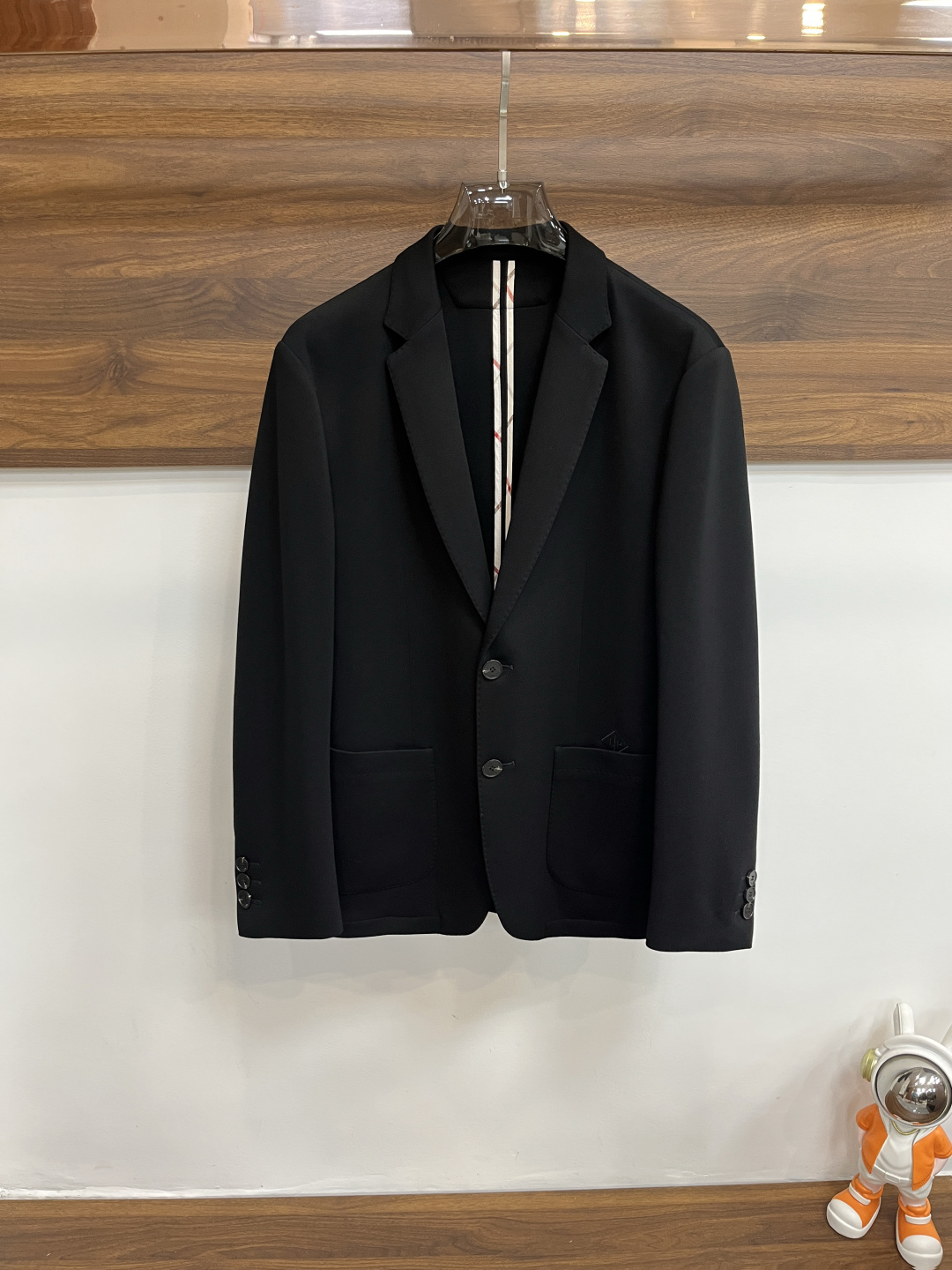 NO:539316,The main recommendation is the new BC ss early autumn style to release BC suit jacket, a popular wool suit jacket in autumn, and a classic logo embroidered style on the chest. It is comfortable and comfortable to wear, lazy and casual, combined with clean and simple colors, which is particularly pleasing to look at. It is suitable for daily wear~ I love to launch sports items embellished with vitality prints!  Size M-3XL, complete three standards, shipped the next day, color black, new H new model first release,, jackets & coats, jackets & coats, business suit, alexander wang19860909主推 BC ss早秋新款发布BC西装夹克外套,秋季爆款羊毛西装夹克外套,胸前经典logo刺绣款单西,穿上就是舒适自在又显瘦的存在,慵懒而随性,结合干净简单的色系就特别耐看,适合日常穿着~倾情推出缀饰活力印花的运动单品！ 尺码M-3XL 三标齐全 隔天出货 颜色黑色 H新款首发,,jackets & coats,jackets & coats,business suit,alexander wang,Men's clothing