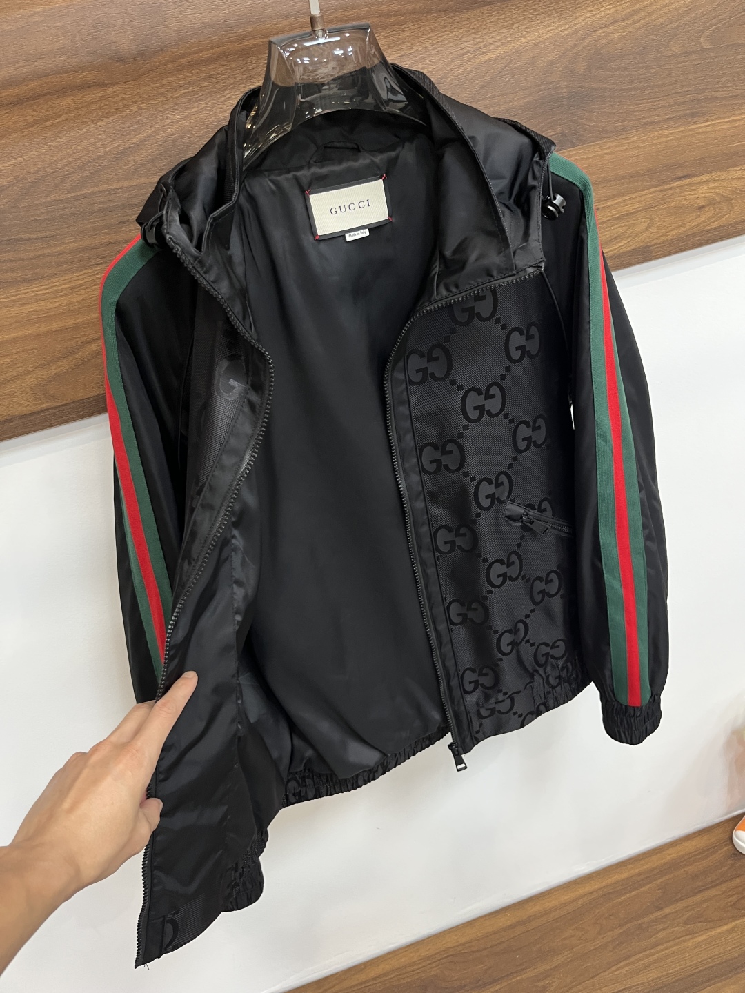 Gucci GG Jacquard Hooded Jacket: Autumn Essential, Comfortable & Stylish 4 cmp i1755800405512 7866 0 2