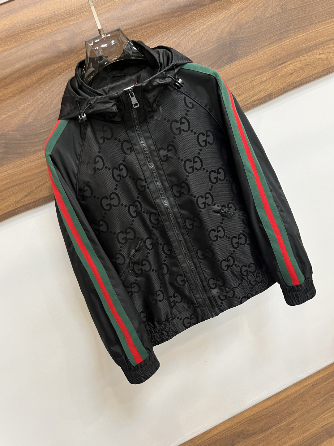 Gucci GG Jacquard Hooded Jacket: Autumn Essential, Comfortable & Stylish 3 cmp i1755800406179 4278 0 1