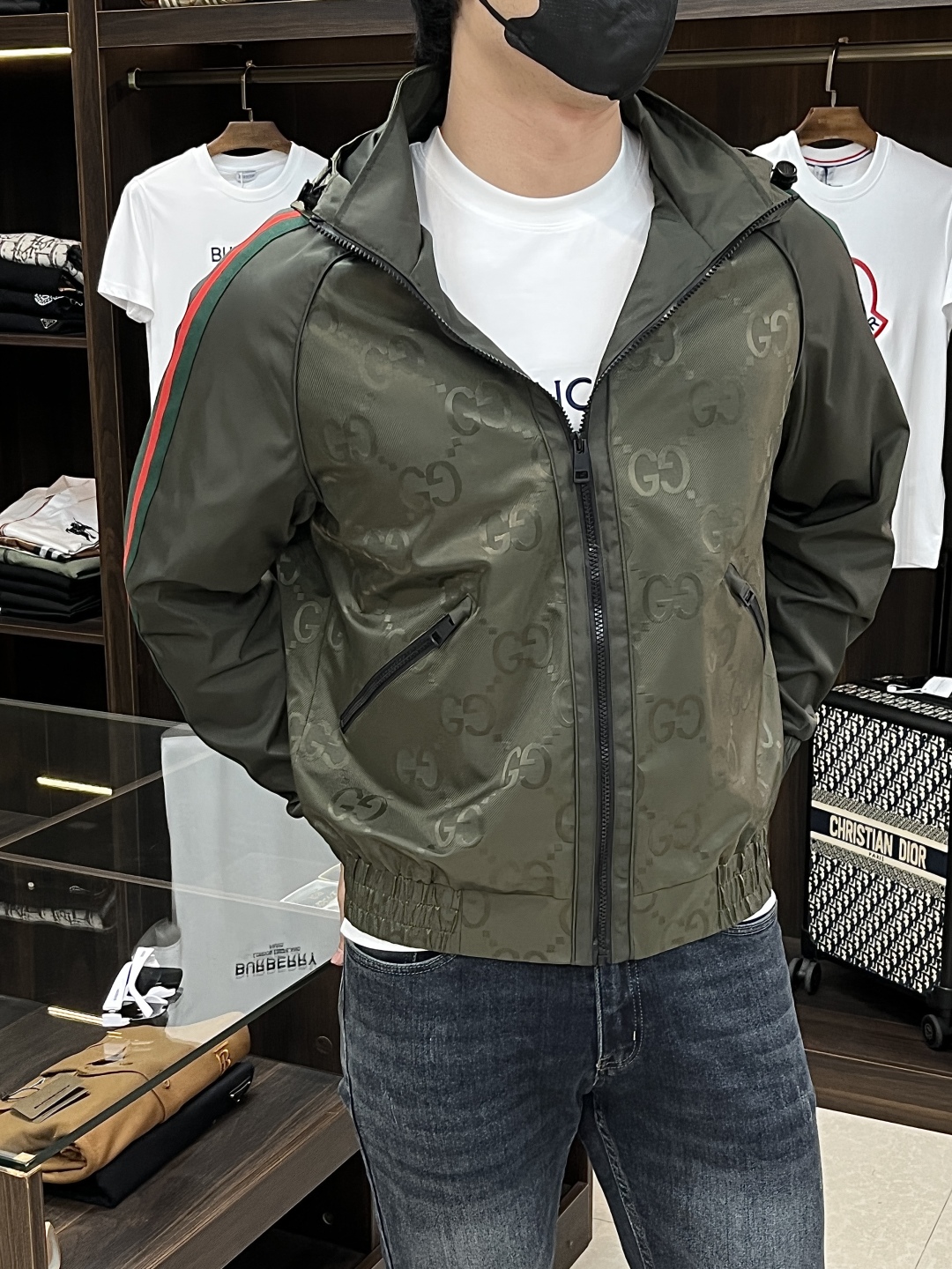 Gucci GG Jacquard Hooded Jacket: Lightweight & Stylish Autumn Essential 7 cmp i1755800495445 8947 0 5