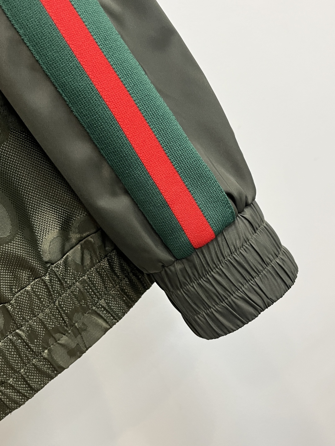 Gucci GG Jacquard Hooded Jacket: Lightweight & Stylish Autumn Essential 10 cmp i1755800498546 3186 0 8
