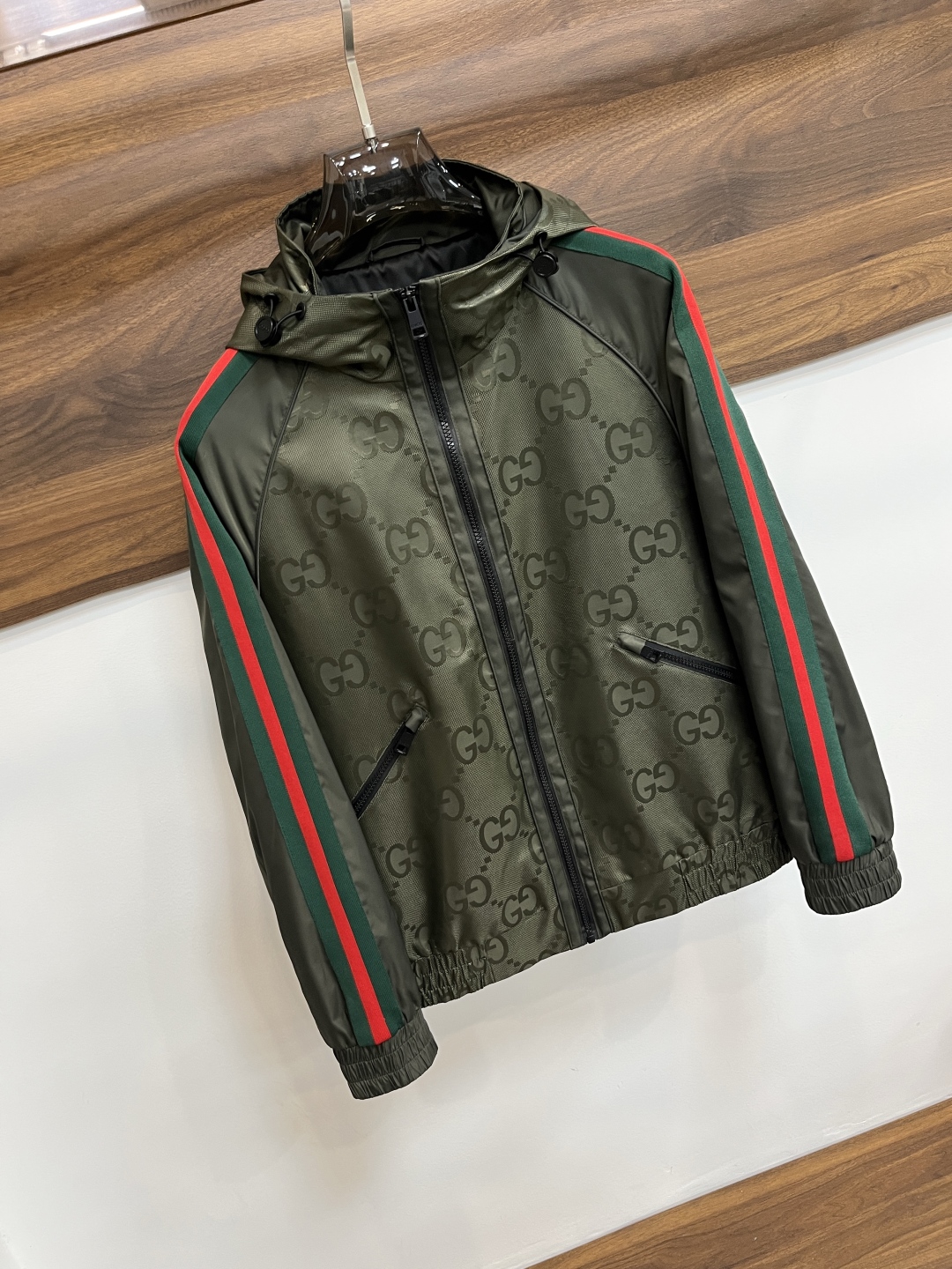 Gucci GG Jacquard Hooded Jacket: Lightweight & Stylish Autumn Essential 4 cmp i1755800499599 5631 0 2