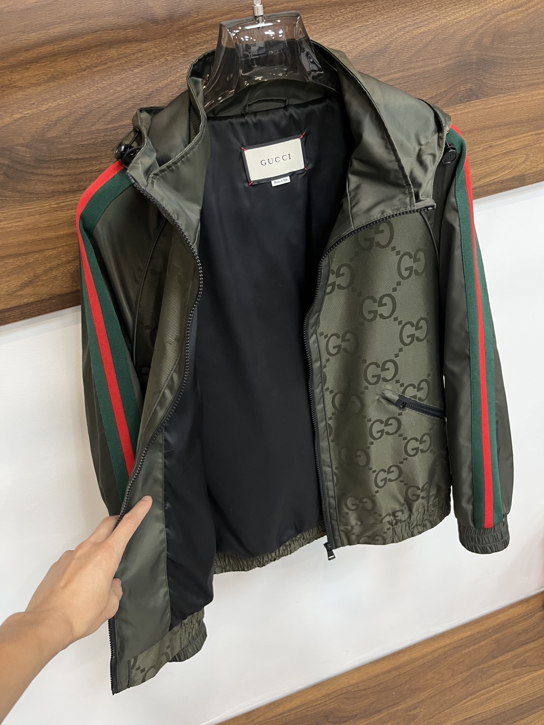 Gucci GG Jacquard Hooded Jacket: Lightweight & Stylish Autumn Essential 5 cmp i1755800500423 5602 0 3