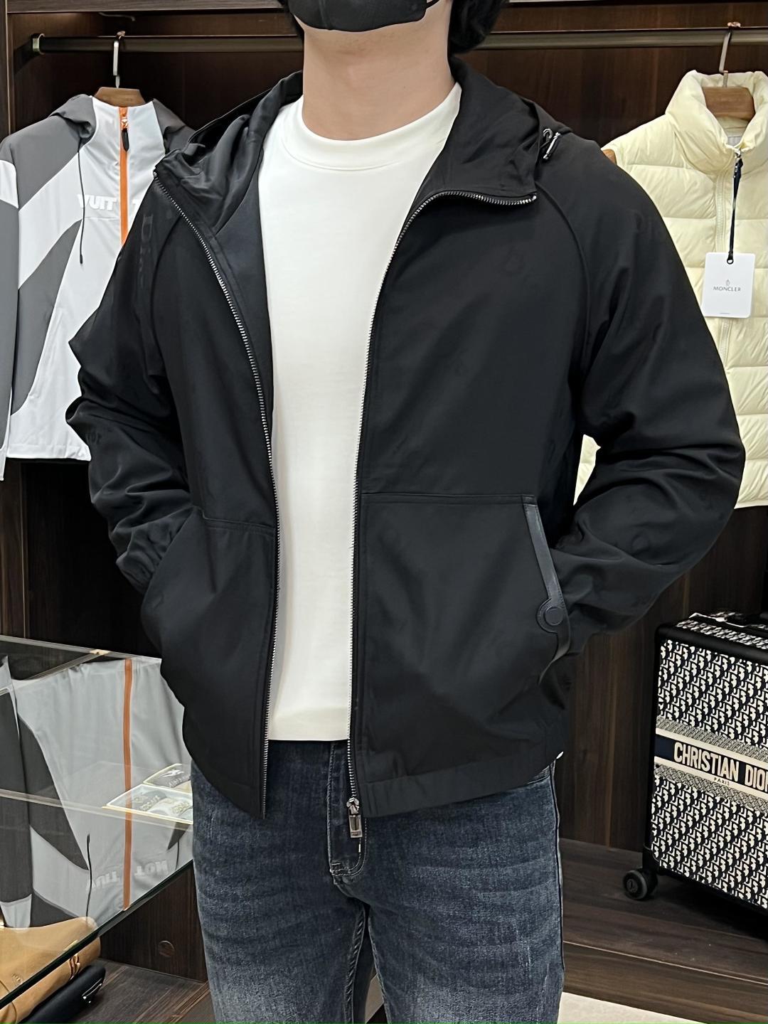 NO:522273,The main recommendation is Dior 2025ss early autumn new model released Dior hooded jacket, a popular autumn thin cotton jacket, Dior letter jacquard fabric design is comfortable, comfortable and slim, lazy and casual, combined with clean and simple colors, it is particularly durable, suitable for daily wear~ I love to launch sports items embellished with vitality prints!  Size M-3XL complete three standards, shipped the next day, color black white, new H2025 model first release,,dior,dior,jackets & coats,jackets & coats,hats,alexander wang19860909主推 Dior 2025ss早秋新款发布迪奥连帽夹克外套,秋季爆款夹薄棉夹克外套,Dior字母提花面料设计穿上就是舒适自在又显瘦的存在,慵懒而随性,结合干净简单的色系就特别耐看,适合日常穿着~倾情推出缀饰活力印花的运动单品！ 尺码M-3XL 三标齐全 隔天出货 颜色黑色 白色 H2025新款首发,,dior,dior,jackets & coats,jackets & coats,hats,alexander wang,Men's clothing