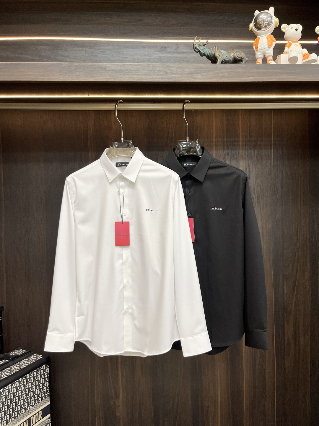 NO:566981,The main recommendation of Kiton's new autumn and winter products is Kiton's trendy casual shirt, which defines high-end products. 3D three-dimensional pattern making, close-fitting and comfortable, European standard environmentally friendly dyeing, removal of all heavy metals and microorganisms, reaching international standards!  Chest embroidery. A small number of imported embroidery. The embroidery lines are clear and the details are full. Made in the factory of a listed company. Sizes M-3XL H. New model debut, shirts, alexander wang19860909主推 Kiton 秋冬新品发布Kiton潮品休闲衬衫,定义高端产品 3D立体制版、贴身舒适,欧洲标准环保染色、去除所有重金属、微生物 达到国际标准！ 胸前绣花 少数量进口绣花绣制线路清晰、细节拉满,上市公司代工厂制造. 尺码M-3XL H新款首发,,shirts,alexander wang,Men's clothing