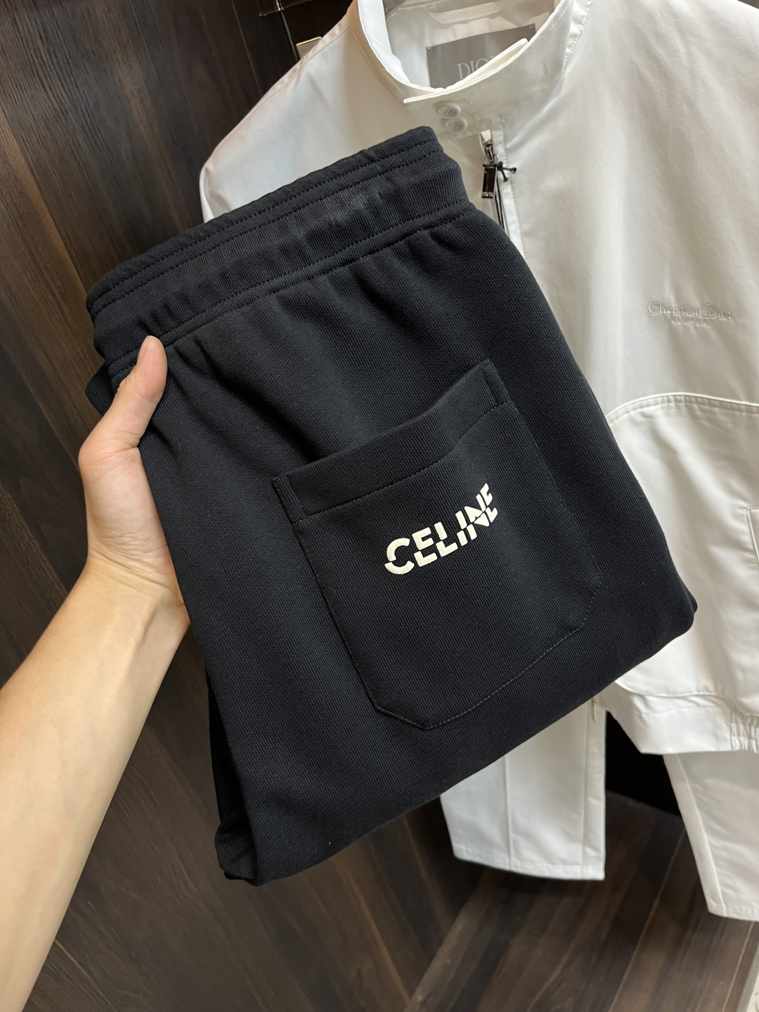 NO:566941,Mainly recommending CELINE’s 25th autumn and winter new casual pants. Celine’s pants can definitely make money with your eyes closed!  Autumn and winter casual pants, very versatile, elastic waist, can be worn for daily work and outdoor sports, a must-have in the wardrobe!  Size 48-58 (M-4XL) H new model debut,,celine,celine,alexander wang19860909主推 CELINE 25年秋冬新款休闲裤赛琳这款裤子绝对可以闭眼收入！秋冬休闲裤,非常百搭,弹力腰围,日常工作户外运动都可以穿着,衣柜里的必备品！ 尺码48-58（M-4XL） H新款首发,,celine,celine,alexander wang,Men's clothing