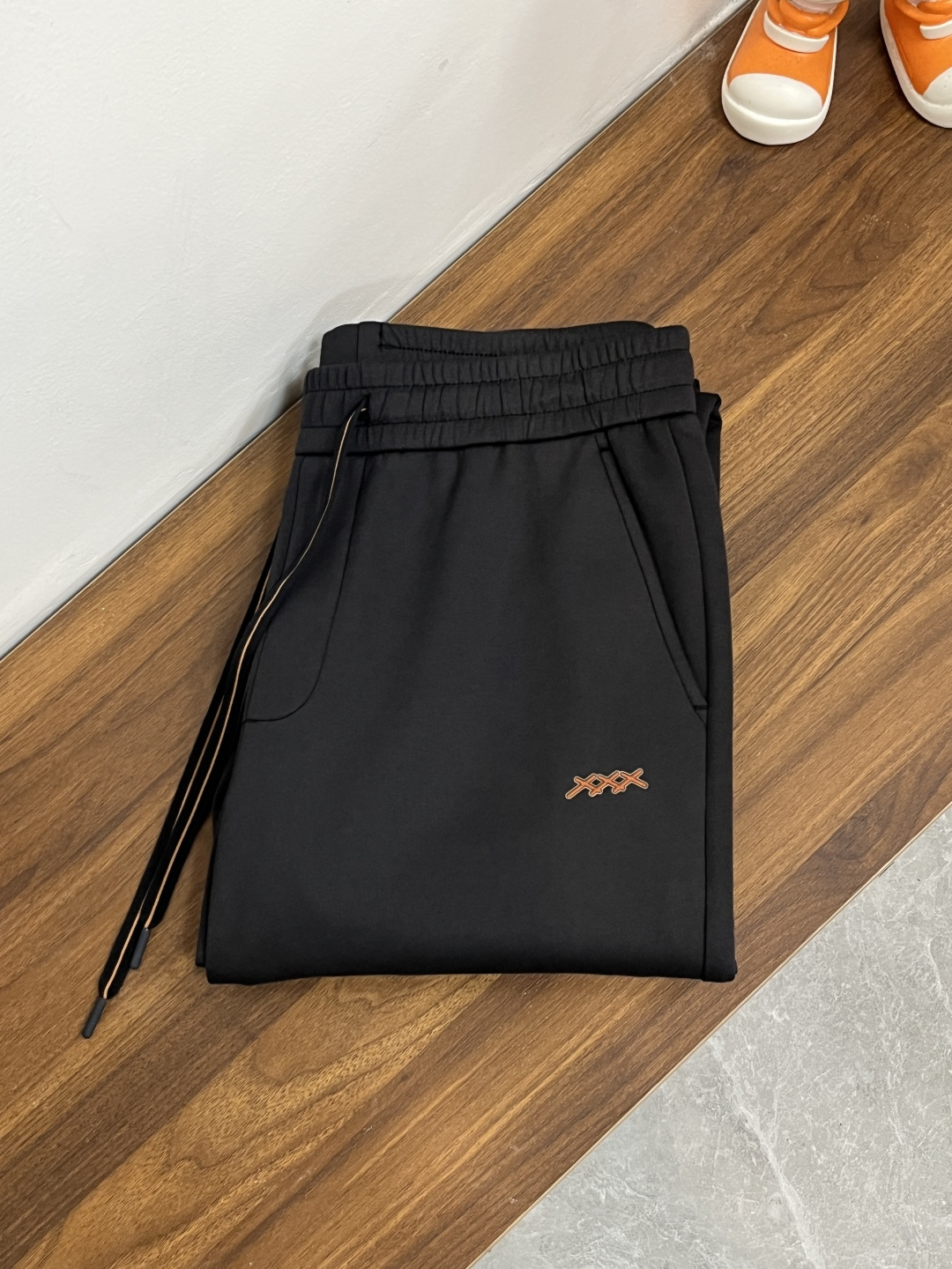 NO:571873,The main recommendation is Zegna’s 25 new autumn and winter casual pants. Zegna’s pants can definitely make money with your eyes closed!  Autumn and winter casual pants, very versatile, elastic waist, can be worn for daily work and outdoor sports, a must-have in the wardrobe!  Size 48-58 (M-4XL) H new model debut,,zegna,alexander wang19860909主推 Zegna 25年秋冬新款休闲裤杰尼亚这款裤子绝对可以闭眼收入！秋冬休闲裤,非常百搭,弹力腰围,日常工作户外运动都可以穿着,衣柜里的必备品！ 尺码48-58（M-4XL） H新款首发,,zegna,alexander wang,Men's clothing