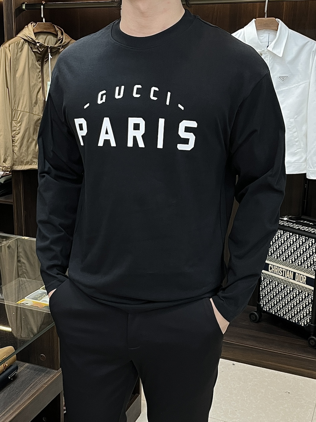 NO:572813,Mainly recommended by Gucci, Gucci exclusively supplies spring new fashion casual long-sleeved T-shirts, pure cotton fabrics with original craftsmanship and high-end European version of the original T-shirt, trendy and fashionable casual long-sleeved, highly breathable and comfortable, with impeccable details, brand element design concept, reflecting high quality. It presents casual tailoring, and the upper body shape is awesome!  Size M-2XL H new model first release,,gucci,gucci,tees,t-shirt,alexander wang19860909主推 Gucci 古驰 独家专供春季新款时尚休闲长袖T恤,纯棉面料原单工艺高端欧版原单T恤,潮流时尚休闲长袖,透气舒适度高,细节无可挑剔,品牌元素设计理念,体现高品质.呈现休闲裁剪,上身版型超赞！ 码数M-2XL H新款首发,,gucci,gucci,tees，t-shirt,alexander wang,Men's clothing