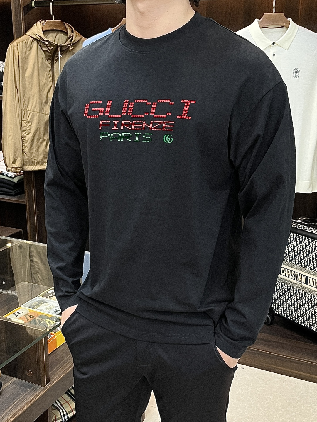 NO:652905,Mainly recommended by Gucci, Gucci exclusively supplies spring new fashion casual long-sleeved T-shirts, pure cotton fabrics with original craftsmanship and high-end European version of the original T-shirt, trendy and fashionable casual long-sleeved, highly breathable and comfortable, with impeccable details, brand element design concept, reflecting high quality. It presents casual tailoring, and the upper body shape is awesome!  Size M-2XL H new model first release,,gucci,gucci,tees,t-shirt,alexander wang19860909主推 Gucci 古驰 独家专供春季新款时尚休闲长袖T恤,纯棉面料原单工艺高端欧版原单T恤,潮流时尚休闲长袖,透气舒适度高,细节无可挑剔,品牌元素设计理念,体现高品质.呈现休闲裁剪,上身版型超赞！ 码数M-2XL H新款首发,,gucci,gucci,tees，t-shirt,alexander wang,Men's clothing