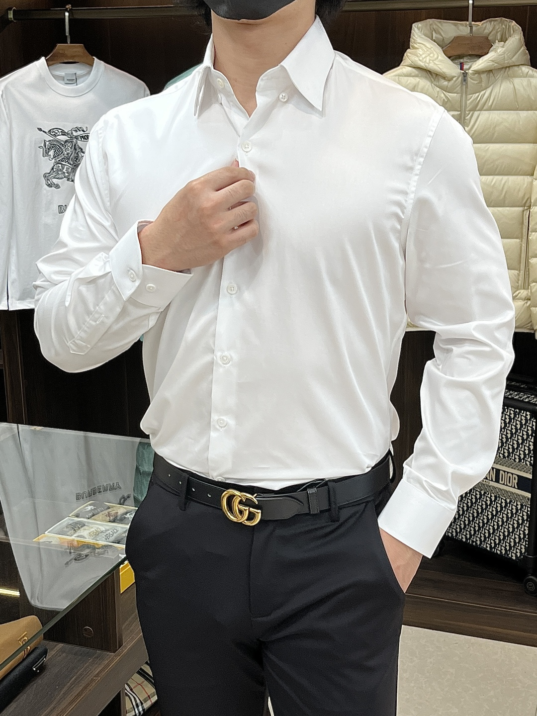 NO:598444,The main recommendation is Armnai's new autumn and winter shirts. Armani men's must-have long-sleeved shirts, top-quality silk shirts, high-end light luxury boutique natural cotton shirts. Comfortable and breathable, original goods, original fabrics, soft and comfortable, high-end and luxurious upper body, enough class for the scene, this shirt will make you satisfied and face-saving! Size 38-40-42-44-46-48 H new release, armani, shirts, alexander wang19860909主推 Armnai 秋冬新款衬衫阿玛尼男士必备款长袖衬衫,顶级丝质衬衫,高端轻奢精品天然纯棉衬衫.舒服透气,原单狠货,原版面料,柔软舒适,上身高端又奢华,足够场面的档次,这款衬衫无不骄傲的让你满意有面子! 尺码38-40-42-44-46-48 H新款首发,,armani,shirts,alexander wang,Men's clothing