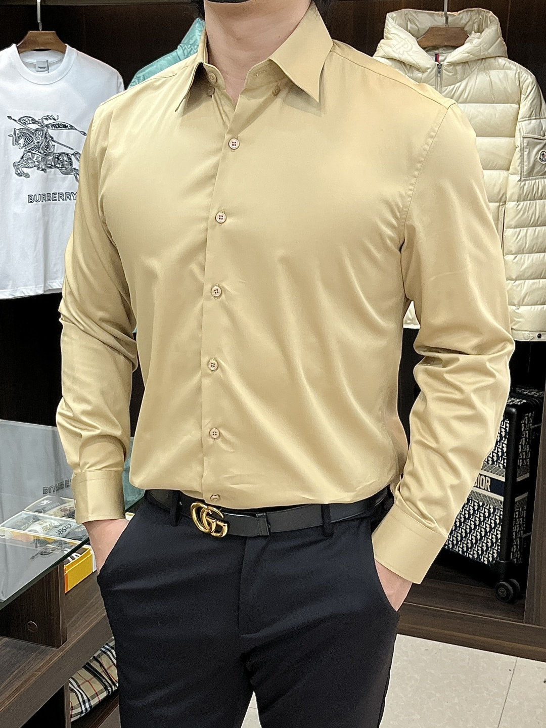 NO:597267,The main recommendation is Armnai's new autumn and winter shirts. Armani men's must-have long-sleeved shirts, top-quality silk shirts, high-end light luxury boutique natural cotton shirts. Comfortable and breathable, original goods, original fabrics, soft and comfortable, high-end and luxurious upper body, enough class for the scene, this shirt will make you satisfied and face-saving! Size 38-40-42-44-46-48 H new release, armani, shirts, alexander wang19860909主推 Armnai 秋冬新款衬衫阿玛尼男士必备款长袖衬衫,顶级丝质衬衫,高端轻奢精品天然纯棉衬衫.舒服透气,原单狠货,原版面料,柔软舒适,上身高端又奢华,足够场面的档次,这款衬衫无不骄傲的让你满意有面子! 尺码38-40-42-44-46-48 H新款首发,,armani,shirts,alexander wang,Men's clothing