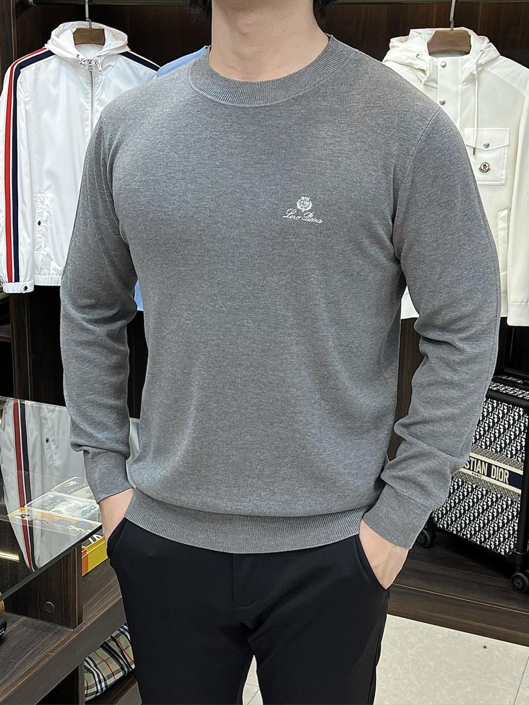 NO:685669,The main recommendation is LP's exclusive supply of new wool sweaters, trendy men's fashionable crew neck sweaters, high-end European original single wool knit sweaters, Lyocell + Merino wool fabrics, high breathability and comfort, impeccable details, brand element design concept, reflecting high quality. Presenting casual tailoring, the upper body shape is awesome!  Size M-XXXL H2025 new model debut,,loro piana,sweaters,19860909主推 LP 独家专供新款羊毛针织衫潮男时尚圆领羊毛衫,高端欧版原单羊毛针织毛衣,莱赛尔+美丽诺羊毛面料,透气舒适度高,细节无可挑剔,品牌元素设计理念,体现高品质.呈现休闲裁剪,上身版型超赞！ 码数M-XXXL H2025新款首发,,loro piana,sweaters,,Men's clothing