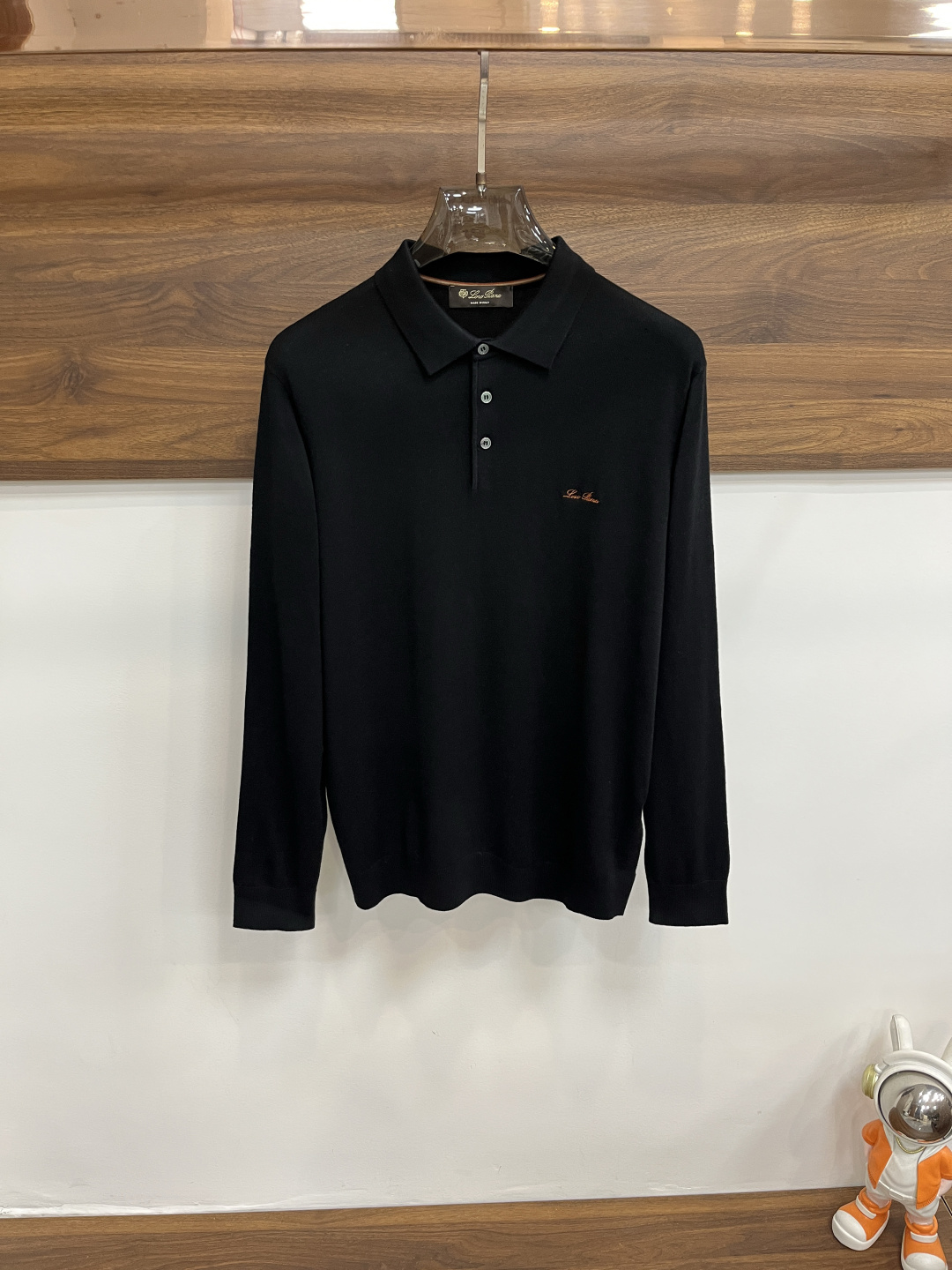 NO:598434,The main recommendation is LP's exclusive supply of new wool sweaters, trendy men's fashionable lapel sweaters, high-end European original single wool knitted sweaters, merino wool fabrics, high breathability and comfort, impeccable details, brand element design concept, reflecting high quality. It presents casual tailoring, and the upper body shape is awesome!  Size M-XXXL H new model debut,,loro piana,sweaters,alexander wang19860909主推 LP 独家专供新款羊毛针织衫潮男时尚翻领羊毛衫,高端欧版原单羊毛针织毛衣,美丽诺羊毛面料,透气舒适度高,细节无可挑剔,品牌元素设计理念,体现高品质.呈现休闲裁剪,上身版型超赞！ 码数M-XXXL H新款首发,,loro piana,sweaters,alexander wang,Men's clothing