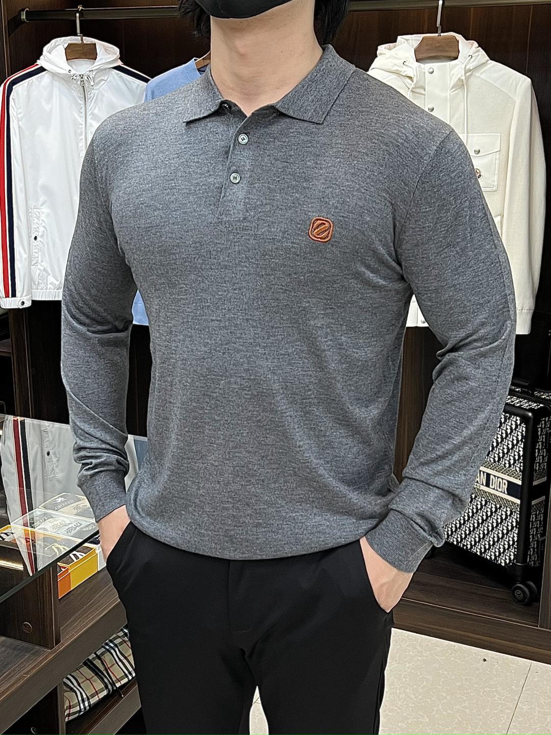 NO:594870,The main recommendation is Zegna, which exclusively provides new wool sweaters, trendy men's fashionable lapel sweaters, high-end European original single wool knitted sweaters, merino wool fabrics, high breathability and comfort, impeccable details, brand element design concept, reflecting high quality. It presents casual tailoring, and the upper body shape is awesome!  Size M-XXXL H new model debut,,zegna,sweaters,alexander wang19860909主推 Zegna 杰尼亚 独家专供新款羊毛针织衫潮男时尚翻领羊毛衫,高端欧版原单羊毛针织毛衣,美丽诺羊毛面料,透气舒适度高,细节无可挑剔,品牌元素设计理念,体现高品质.呈现休闲裁剪,上身版型超赞！ 码数M-XXXL H新款首发,,zegna,sweaters,alexander wang,Men's clothing