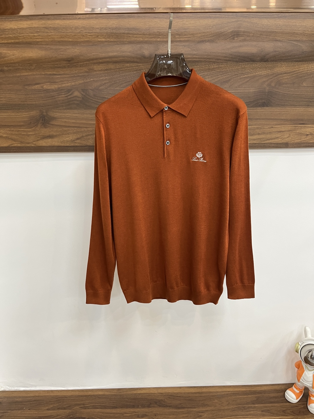 NO:598438,The main recommendation is LP's exclusive supply of new wool sweaters, trendy men's fashionable lapel sweaters, high-end European original single wool knitted sweaters, merino wool fabrics, high breathability and comfort, impeccable details, brand element design concept, reflecting high quality. It presents casual tailoring, and the upper body shape is awesome!  Size M-XXXL H new model debut,,loro piana,sweaters,alexander wang19860909主推 LP 独家专供新款羊毛针织衫潮男时尚翻领羊毛衫,高端欧版原单羊毛针织毛衣,美丽诺羊毛面料,透气舒适度高,细节无可挑剔,品牌元素设计理念,体现高品质.呈现休闲裁剪,上身版型超赞！ 码数M-XXXL H新款首发,,loro piana,sweaters,alexander wang,Men's clothing