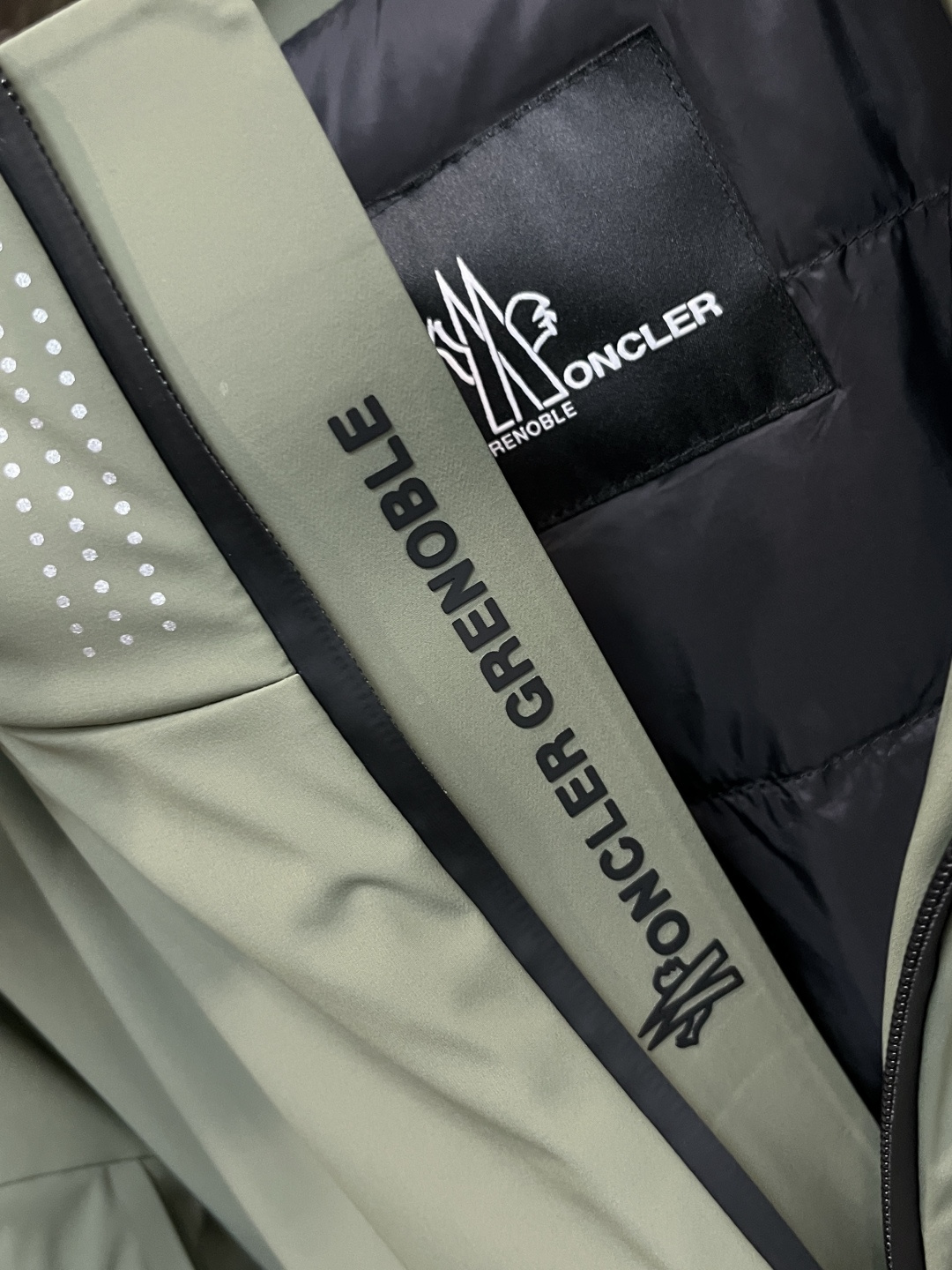 🌸 主推羽绒🌹Moncler 2025最新款时尚设计师款羽绒外套❤️‍🔥蒙口连帽羽绒服，冬季顶级轻奢羽绒