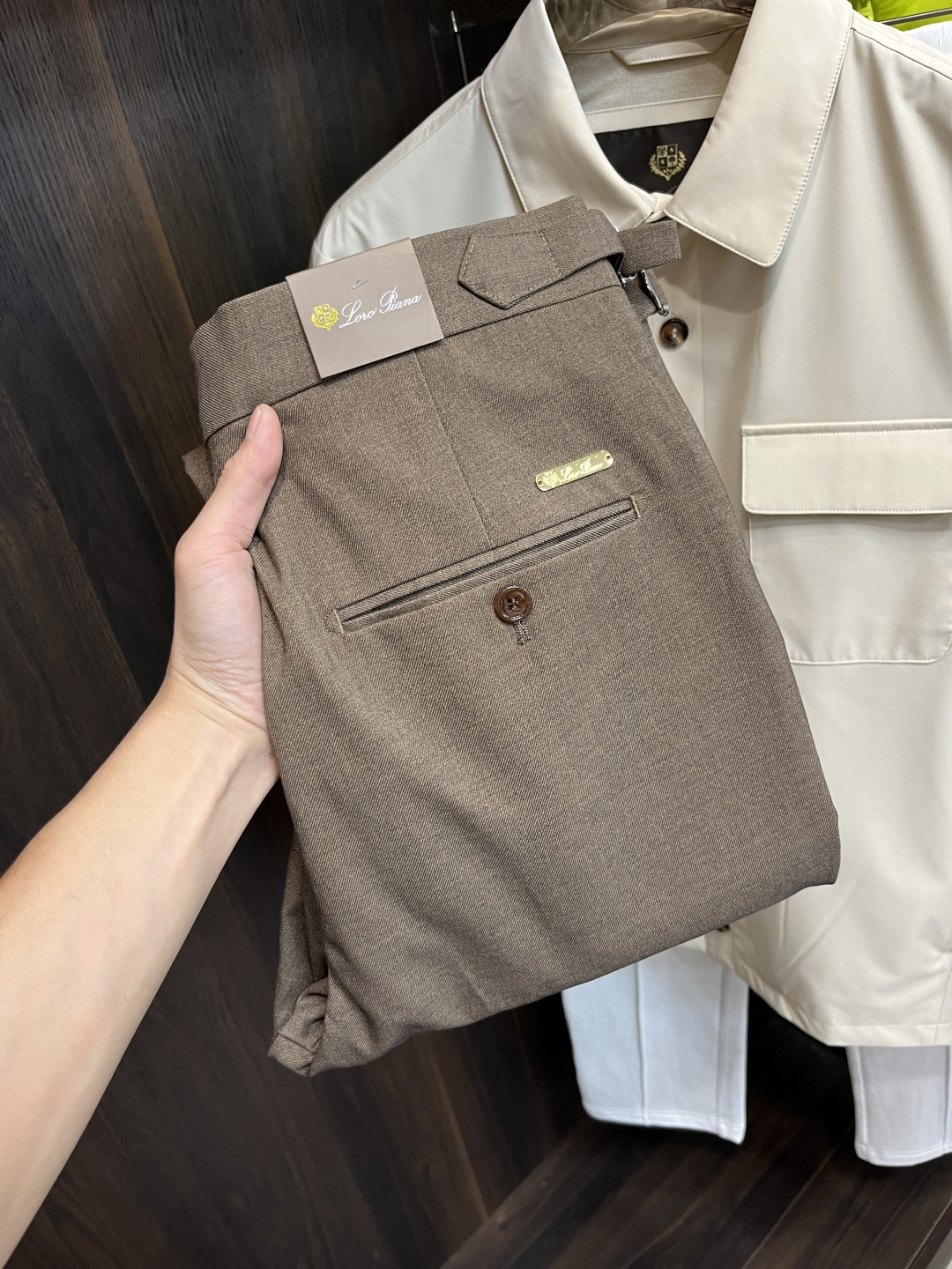 NO:599474,The main recommendation is LP, which exclusively provides new trendy men's fashionable casual jeans, high-end European original trousers, trendy fashionable casual trousers, with high breathability and comfort, impeccable details, brand element design concept, and high quality. It presents casual tailoring and awesome styles!  Size 29-36 H2025 new model debut,,loro piana,jeans,alexander wang19860909主推 LP 独家专供新款潮男时尚休闲牛仔裤,高端欧版原单裤子,潮流时尚休闲裤子 透气舒适度高,细节无可挑剔,品牌元素设计理念,体现高品质.呈现休闲裁剪,版型超赞！ 码数29-36 H2025新款首发,,loro piana,jeans,alexander wang,Men's clothing