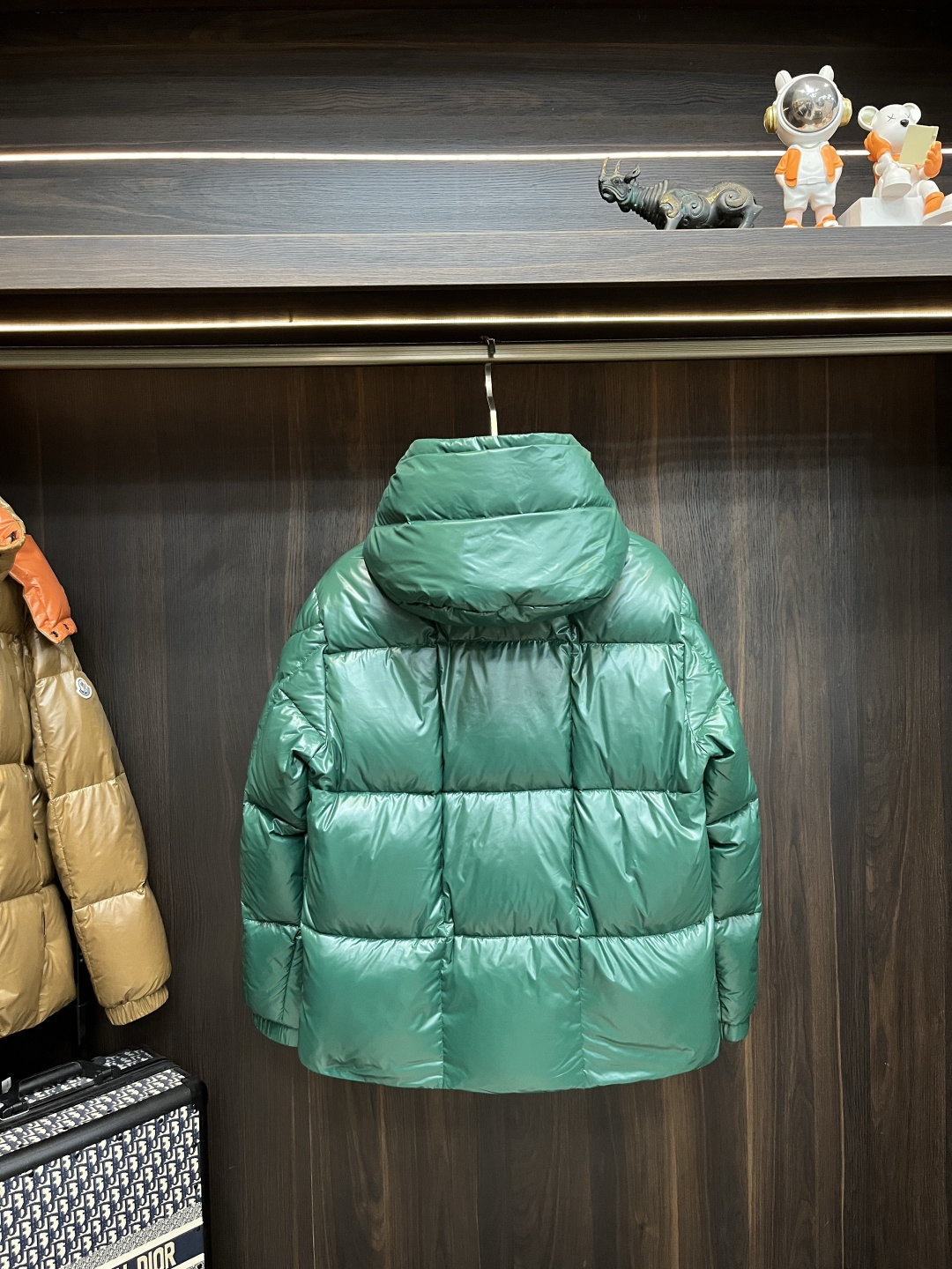 主推羽绒🌹Moncler 2025最新款时尚设计师款羽绒外套❤️蒙口连帽羽绒服，冬季顶级轻奢羽绒服，胸前