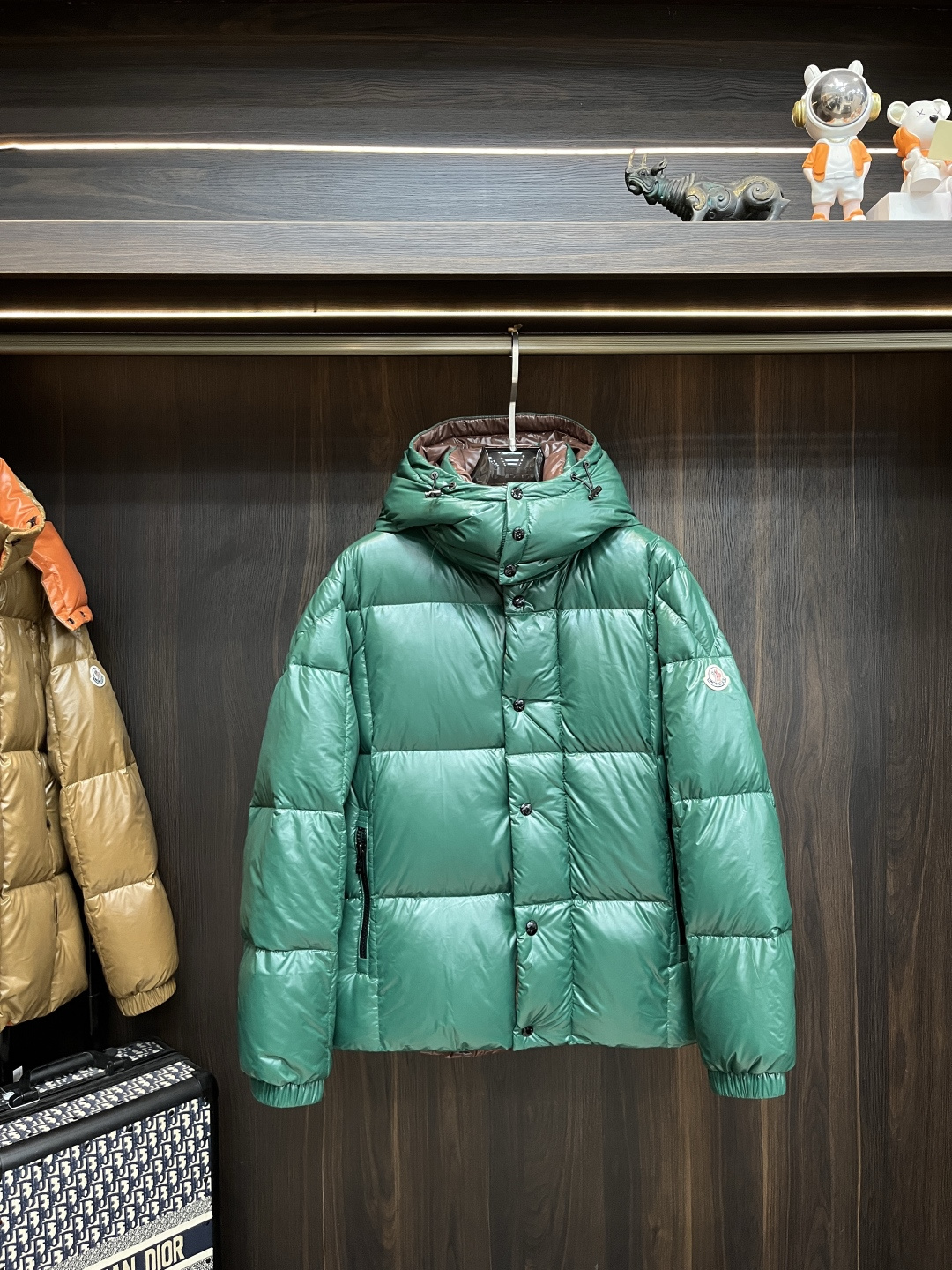 主推羽绒🌹Moncler 2025最新款时尚设计师款羽绒外套❤️蒙口连帽羽绒服，冬季顶级轻奢羽绒服，胸前