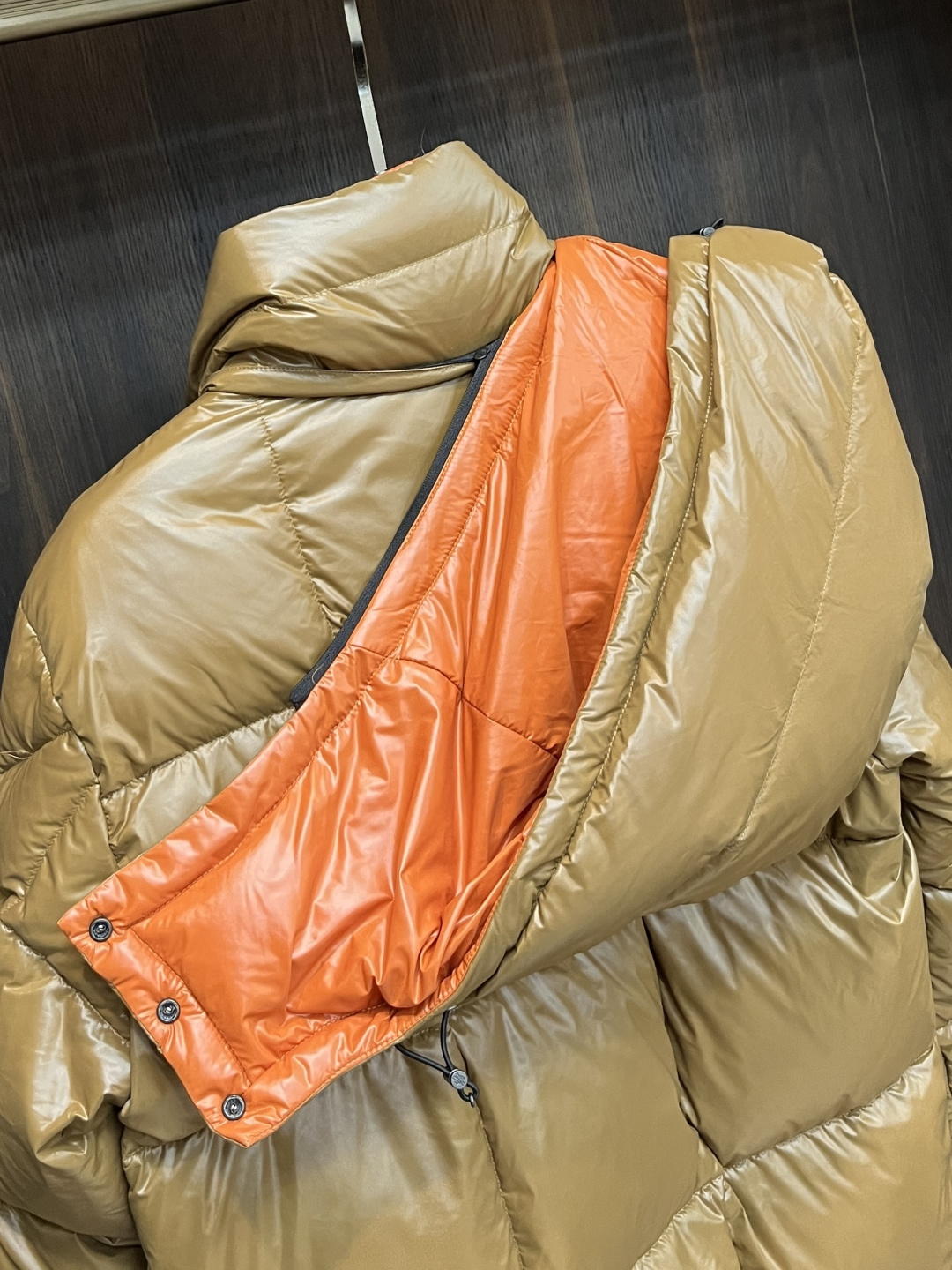 主推羽绒🌹Moncler 2025最新款时尚设计师款羽绒外套❤️蒙口连帽羽绒服，冬季顶级轻奢羽绒服，胸前