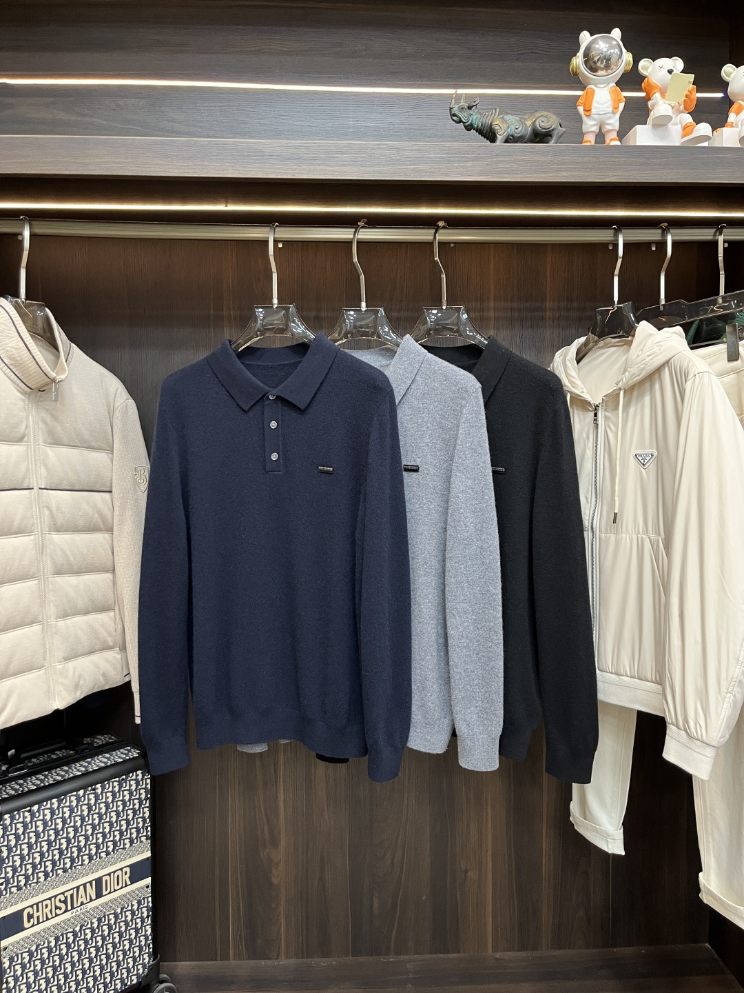 NO:614902,The main recommendation is BV's exclusive new wool sweater, fashionable men's sweater, high-end European version of the original single wool knitted sweater, merino wool fabric, high breathability and comfort, impeccable details, brand element design concept, reflecting high quality. It presents casual tailoring, and the upper body shape is awesome!  Size M-XXXL H2025 new model debut,,bottega veneta,sweaters,alexander wang19860909主推 BV 独家专供新款羊毛针织衫潮男时尚羊毛衫,高端欧版原单羊毛针织毛衣,美丽诺羊毛面料,透气舒适度高,细节无可挑剔,品牌元素设计理念,体现高品质.呈现休闲裁剪,上身版型超赞！ 码数M-XXXL H2025新款首发,,bottega veneta,sweaters,alexander wang,Men's clothing