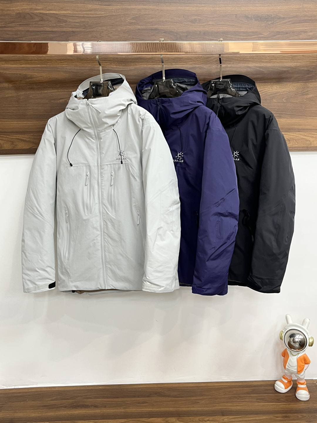 NO:650195,Mainly recommended down Kailer Stone 2025 popular down hooded down, outdoor down jacket, 90 white duck down filling!  Light luxury top casual down!  Size M-3XL H2025 winter new style,,down jacket,hats,alexander wang19860909主推羽绒 凯乐石 2025爆款羽绒连帽羽绒,户外羽绒冲锋衣,90白鸭绒填充！轻奢顶级休闲羽绒！尺码M-3XL H2025冬季新款,,down jacket,hats,alexander wang,Men's clothing