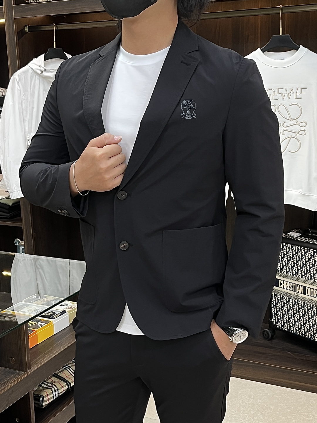 NO:727382,2026 spring new products, the main recommendation is BC 2026 spring new release BC blazer jacket, spring hot-selling single blazer jacket, letter logo embroidery, wearing it makes you feel comfortable and slim, lazy and casual, combined with clean and simple colors, it is particularly attractive and suitable for daily wear~ We are launching sports items decorated with vibrant prints!  Sizes M-3XL, complete with three standards, shipped next day, color black, white, green, H2026 new model debut,,jackets & coats,jackets & coats,business suit,198609092026春季新品,主推 BC 2026春季新款发布BC西装夹克外套,春季爆款单西夹克外套,字母logo刺绣,穿上就是舒适自在又显瘦的存在,慵懒而随性,结合干净简单的色系就特别耐看,适合日常穿着~倾情推出缀饰活力印花的运动单品！ 尺码M-3XL 三标齐全 隔天出货 颜色黑色 白色 绿色 H2026新款首发,,jackets & coats,jackets & coats,business suit,,Men's clothing