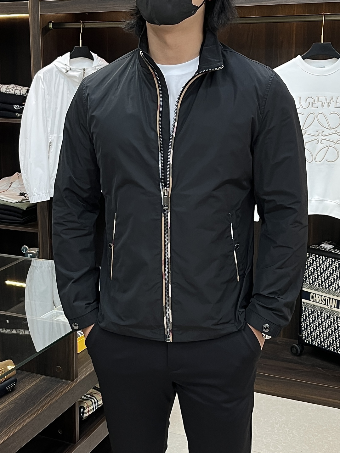 NO:746650,2026 spring new products, the main recommendation is Burberry's 2026 spring new release Burberry stand-up collar jacket, spring hot jacket, war horse on the back, letter logo embroidered style, wearing it makes you feel comfortable and slim, lazy and casual, combined with clean and simple colors, it is particularly attractive and suitable for daily wear~ We are launching sports items decorated with vibrant prints!  Sizes M-3XL Complete with three standards Shipping next day Color Black Blue Khaki H2026 new model first release,,burberry,burberry,jackets & coats,jackets & coats,198609092026春季新品,主推 Burberry 2026春季新款发布巴宝莉立领夹克外套,春季爆款夹克外套,后背战马、字母Logo刺绣款,穿上就是舒适自在又显瘦的存在,慵懒而随性,结合干净简单的色系就特别耐看,适合日常穿着~倾情推出缀饰活力印花的运动单品！ 尺码M-3XL 三标齐全 隔天出货 颜色黑色 蓝色 卡其 H2026新款首发,,burberry,burberry,jackets & coats,jackets & coats,,Men's clothing