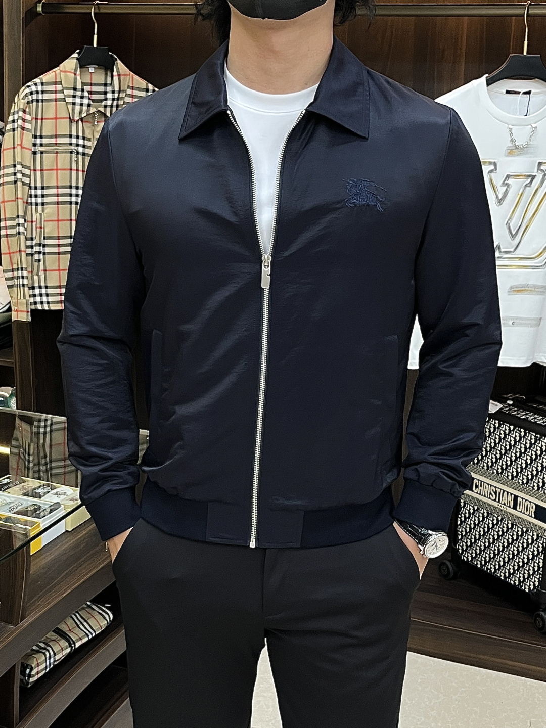 _dtn9s9v28N-famU2pOhy8AxBaNNayteJMNmRCBA