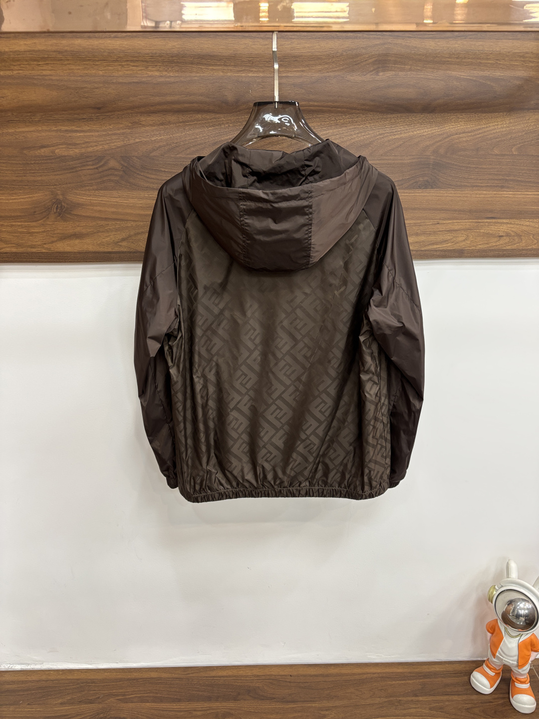 Fendi 2026ss春季新款发布❤️芬迪连帽夹克外套，春季爆款外套，经典字母logo提花面料设计，穿